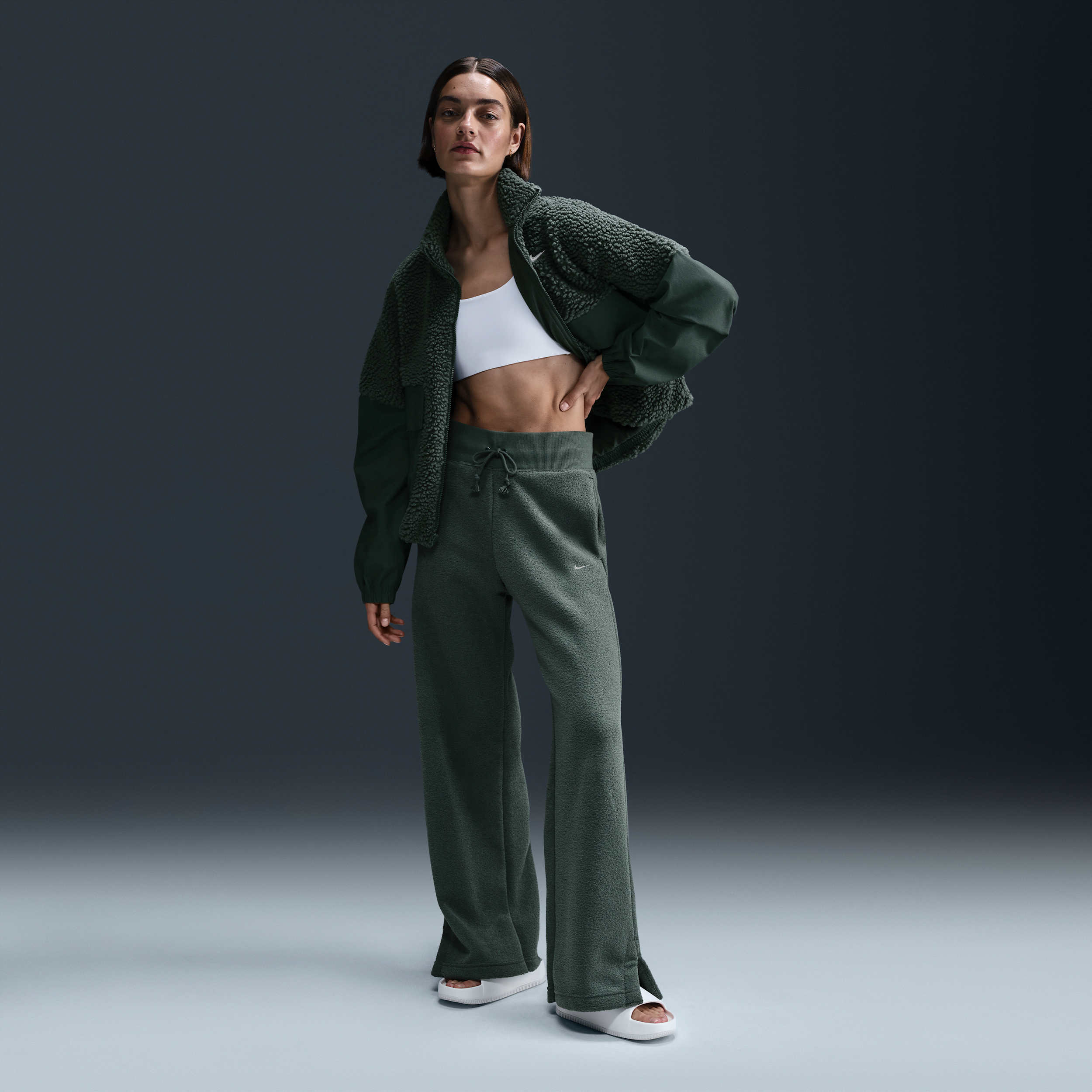 Nike Women's Sportswear Phoenix Plush High-waisted Wide-leg Cozy Fleece Pants In Green