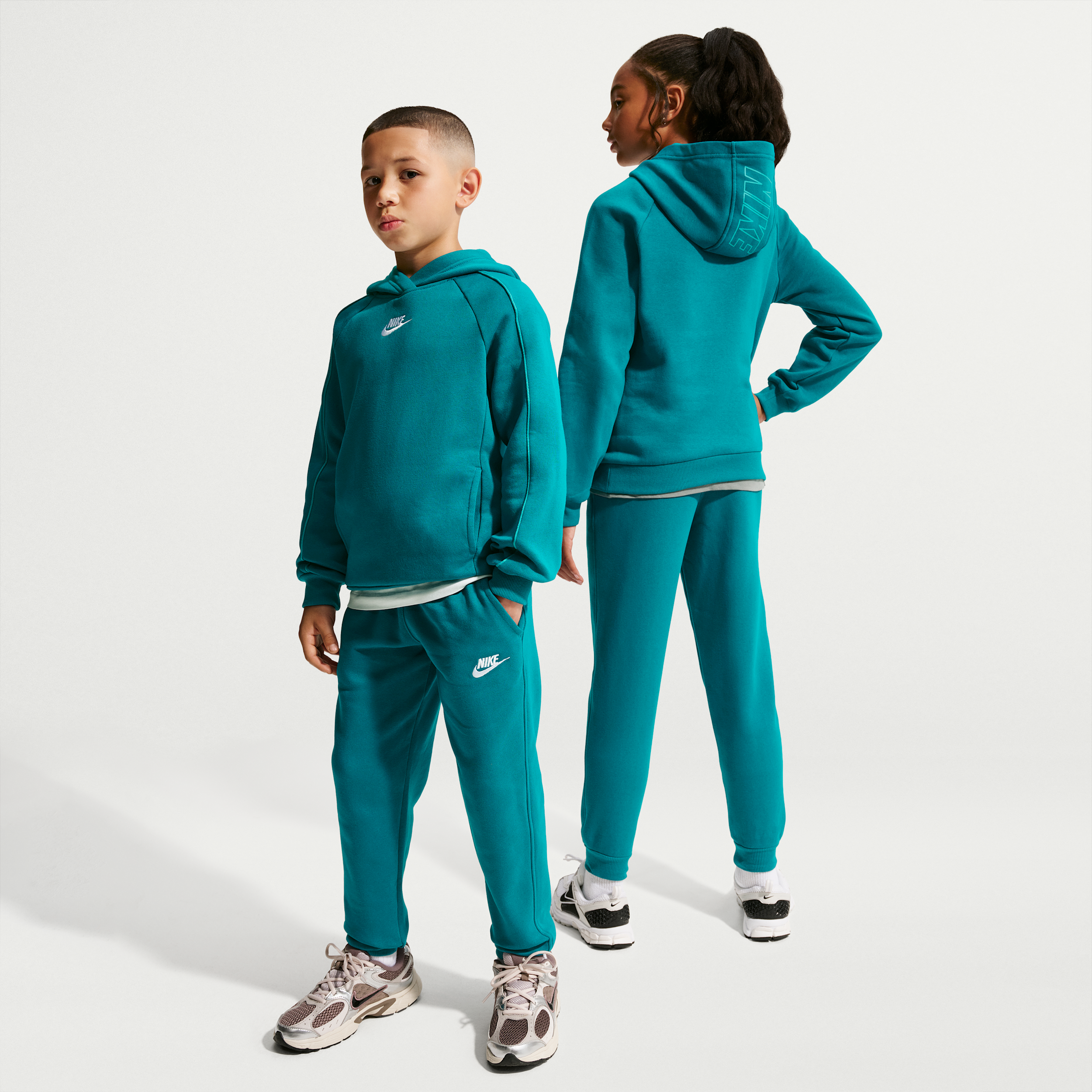Nike Kids' Sportswear Club Fleece Hoodie Track Suit, XL, Bright Spruce/Energy
