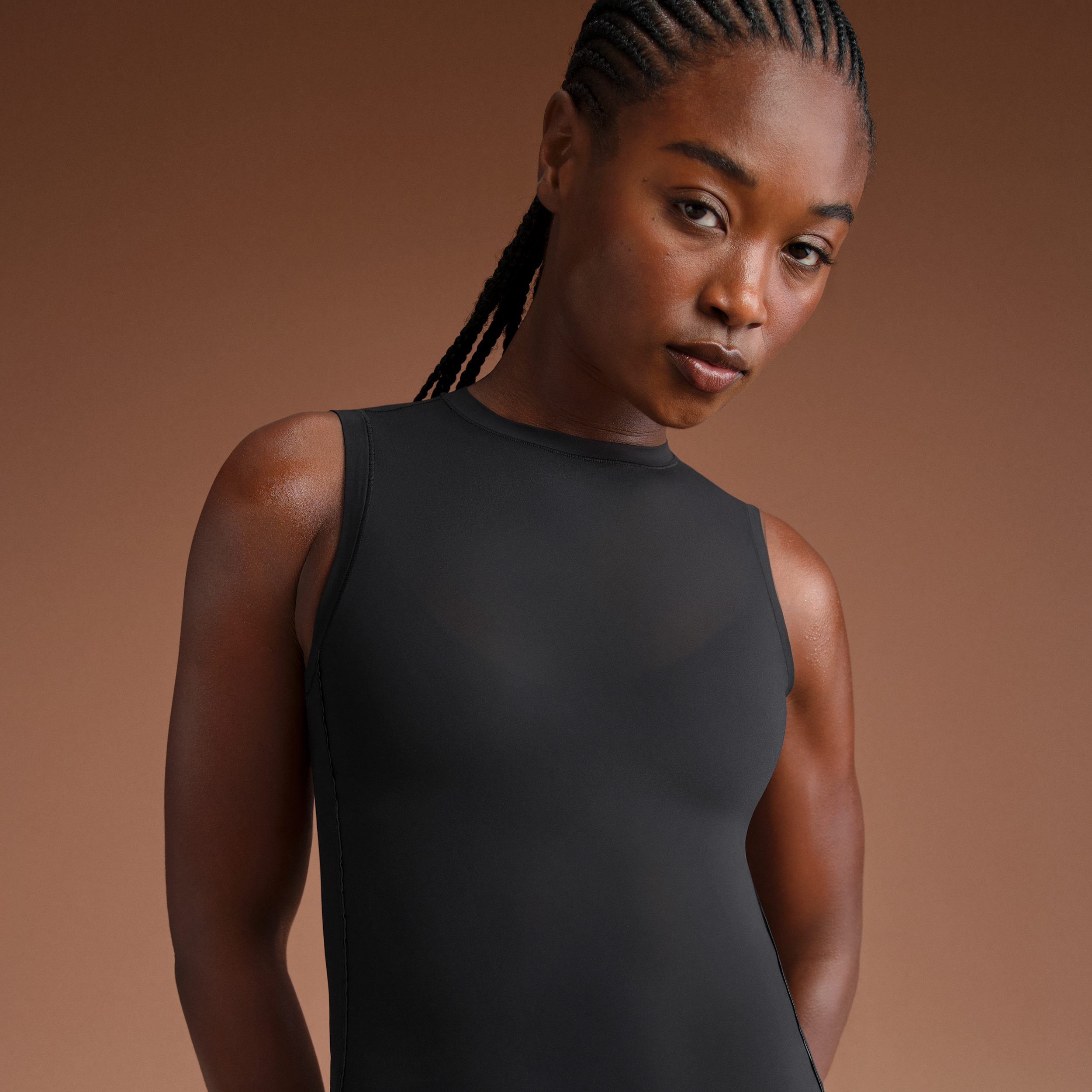 Nike Women'sskims Weightless Layers Sleeveless Top In Black