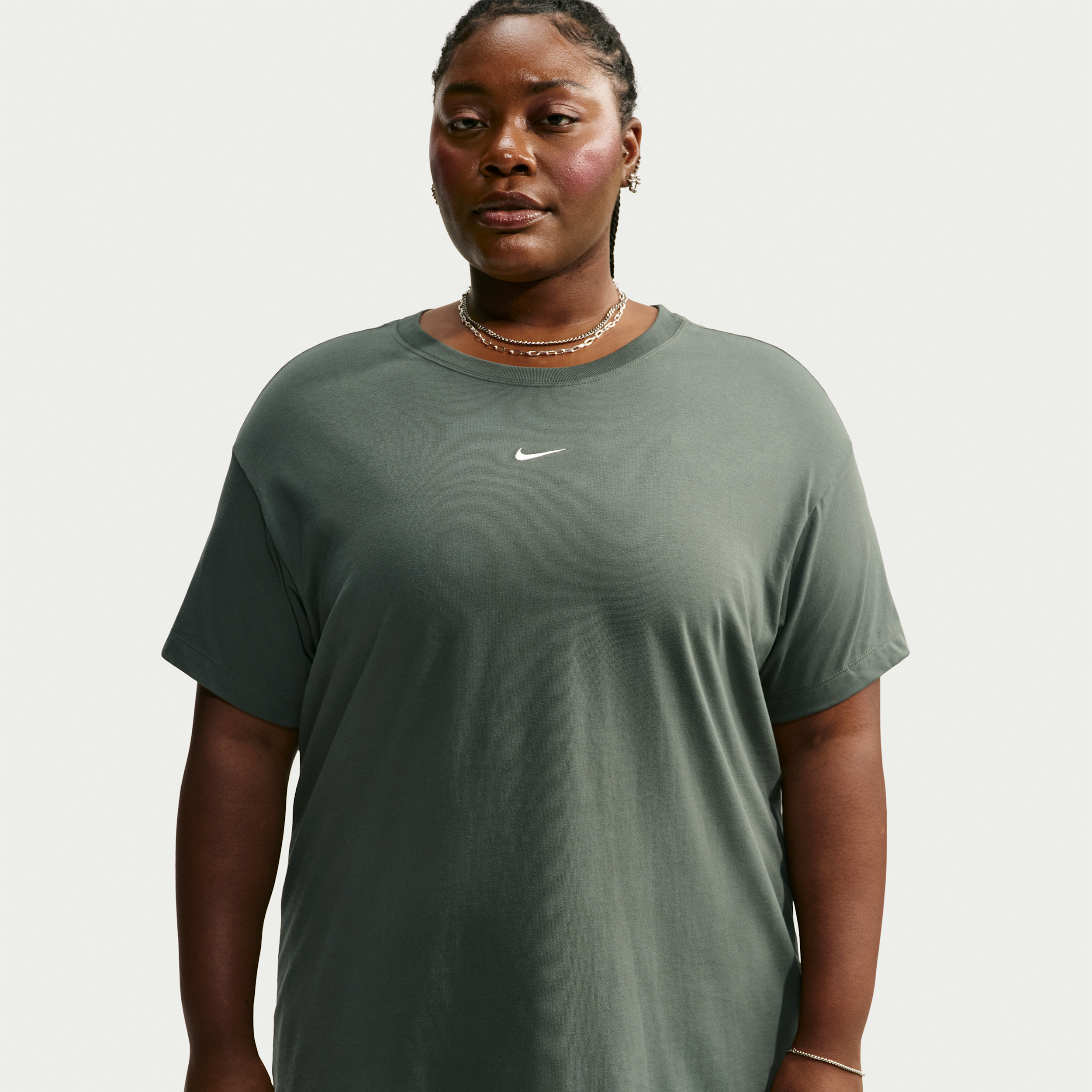 Women's Nike Sportswear Classic Oversized Short-Sleeve T-Shirt (Plus Size) in Green | IH7603-303