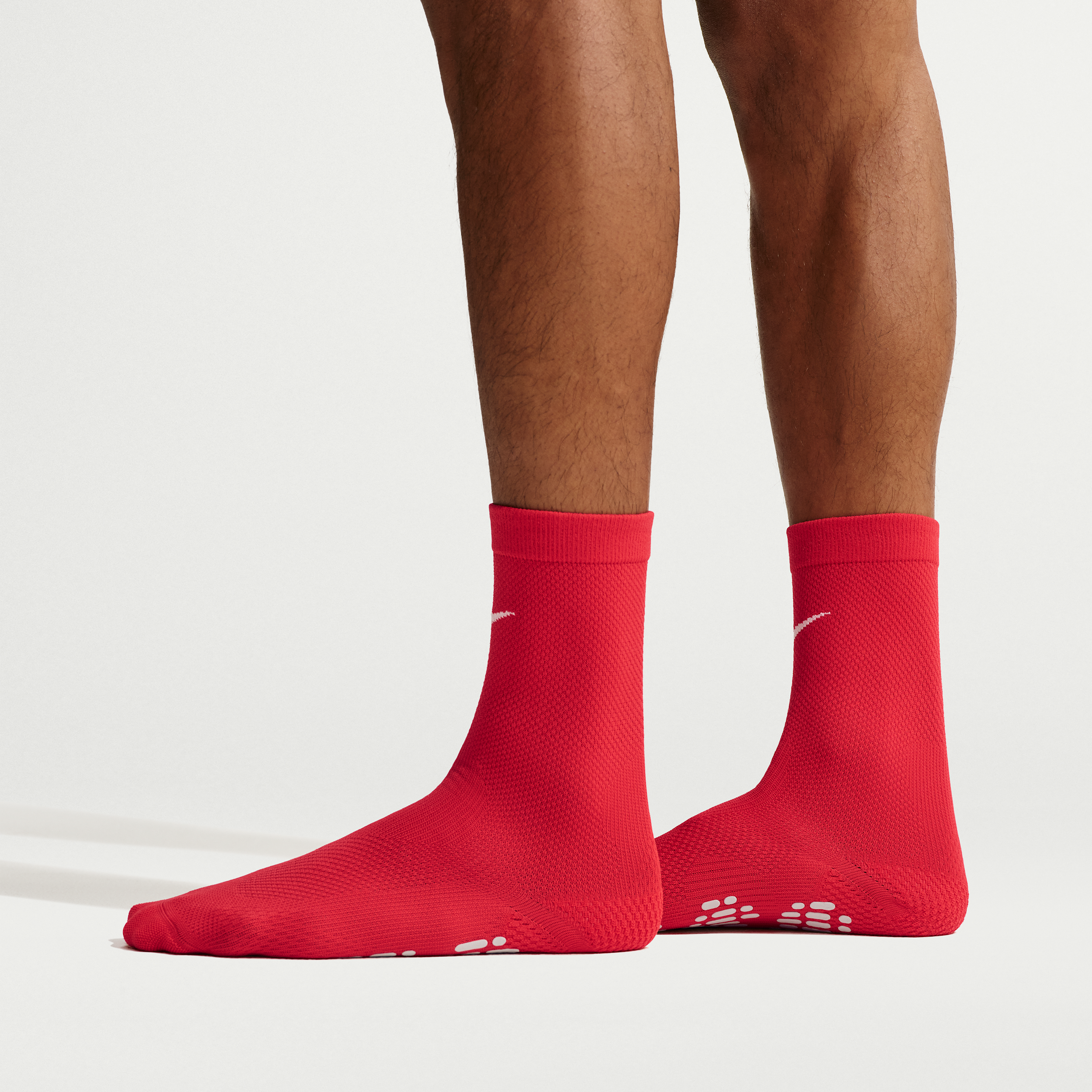 Nike Unisex VaporFast Grip Crew Soccer Socks (1 Pair) in Red | IZ2681-657