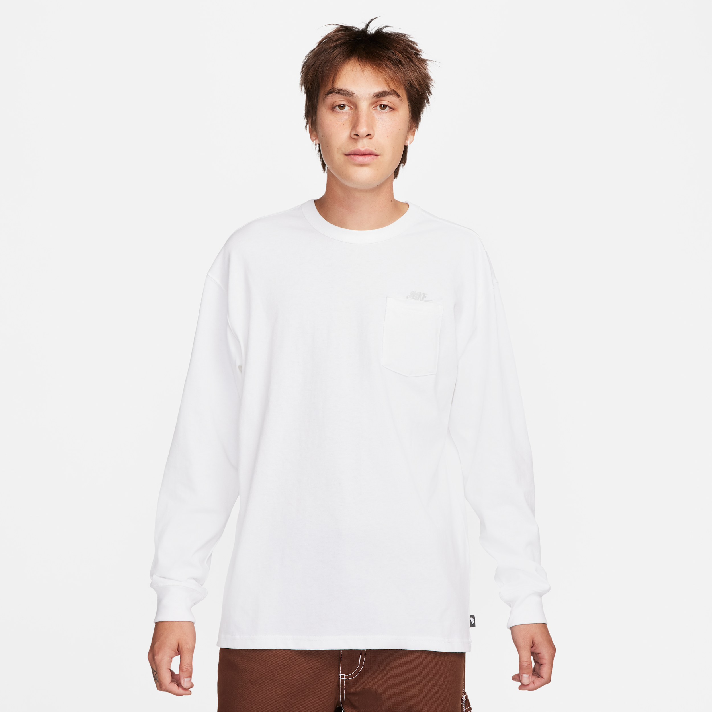 Men's Nike Sportswear Premium Essentials Long-Sleeve Pocket T-Shirt in White | DR7929-101