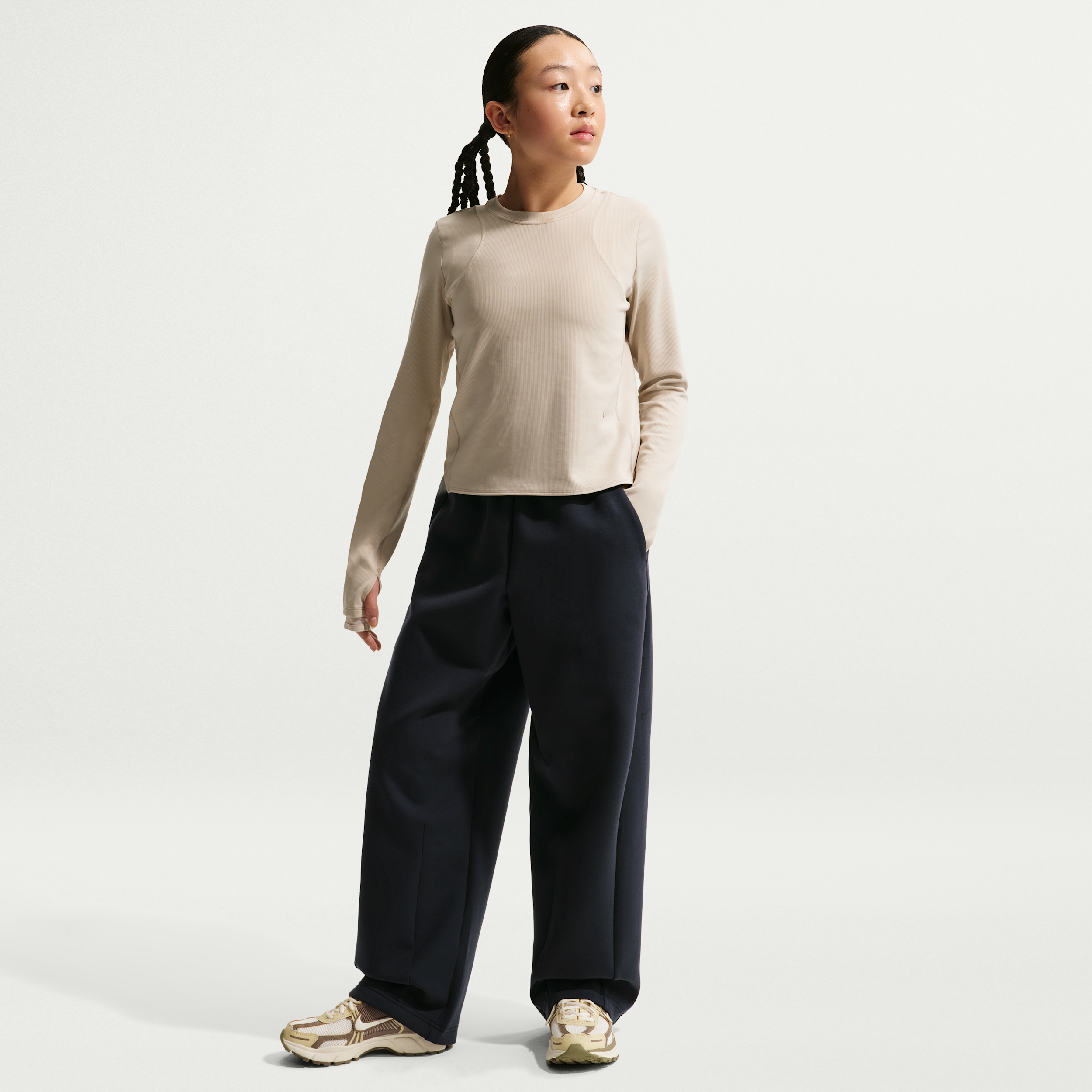 Nike Women's MAVN Girls' High-Rise Therma-FIT Knit Pants in Black | IM1764-010