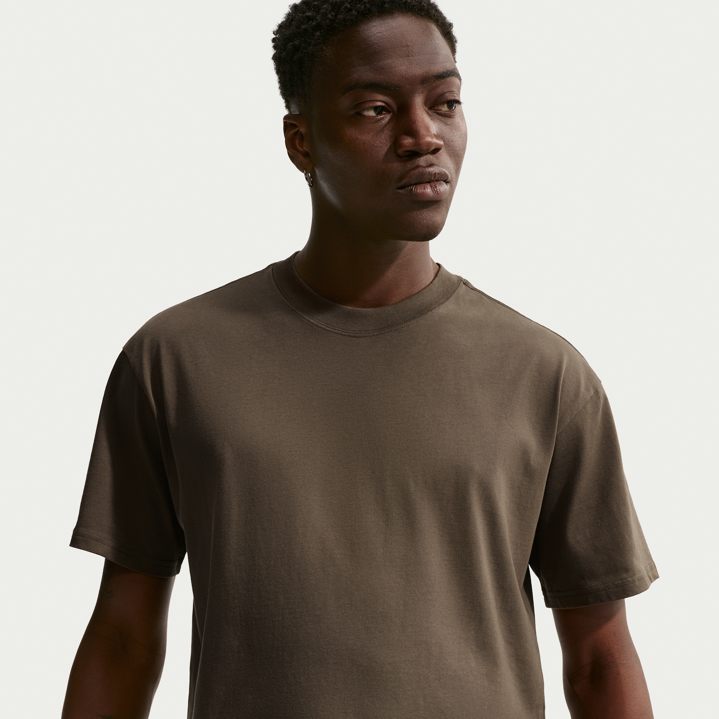 Nike Men's Sportswear Essential Boxy T-Shirt in Dark Hazel Size: S Tall