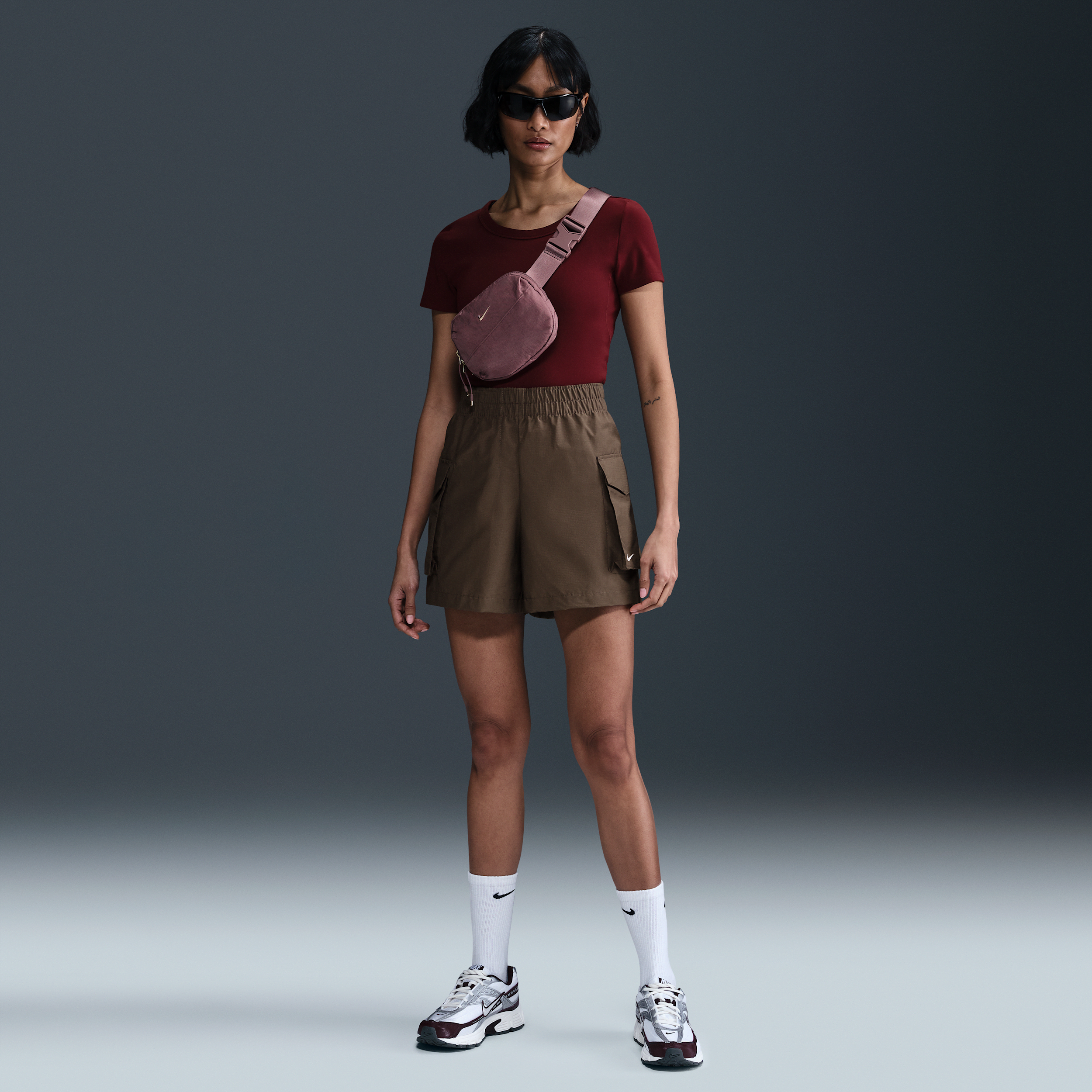 Nike Women's Sportswear Essential Woven High-waisted 5" Cargo Shorts In Brown