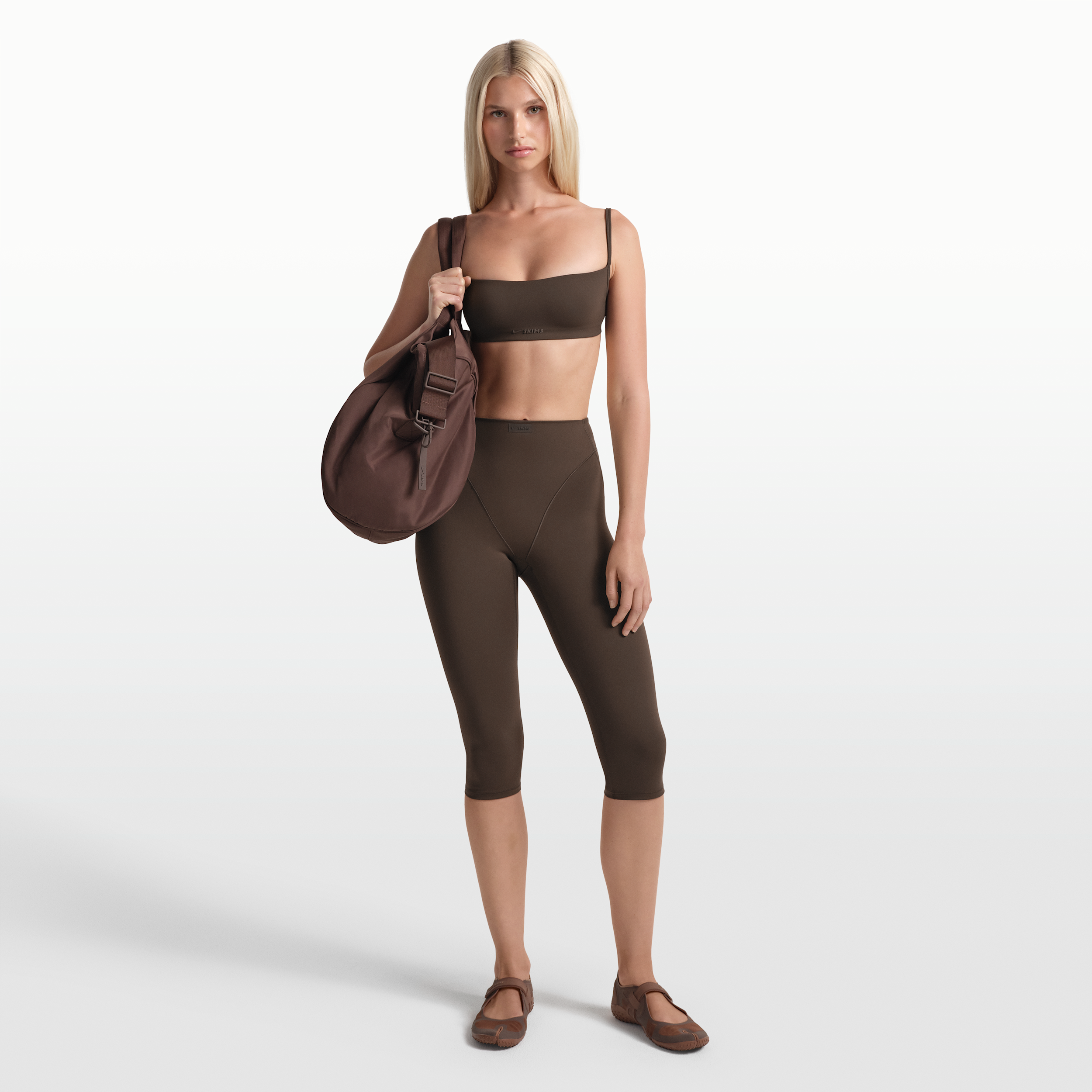 Nike Women's SKIMS Matte V-Panel 17" Cropped Leggings in Brown | PTLEG9494W-DSP