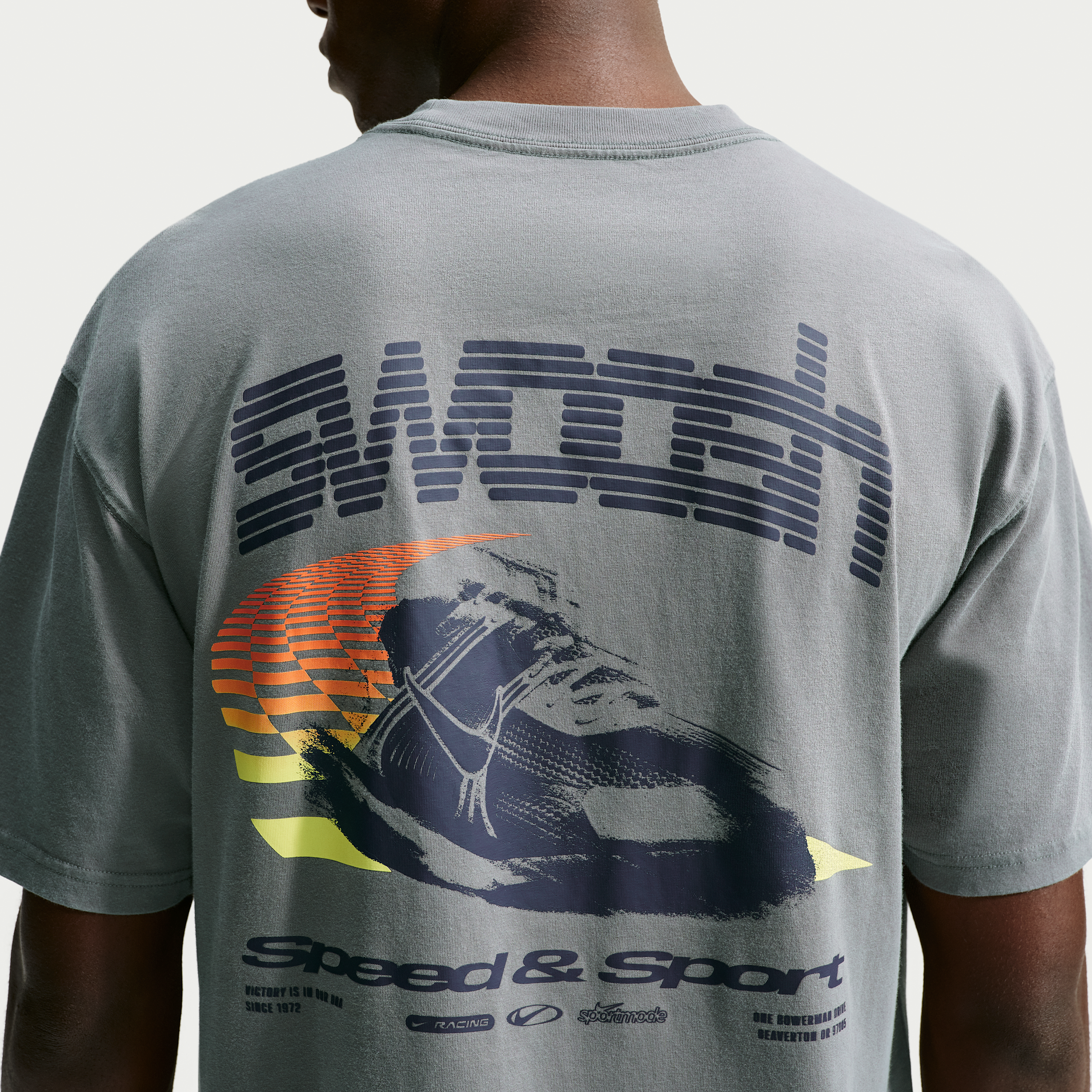 Men's Nike Sportswear T-Shirt in Grey | IM3777-084