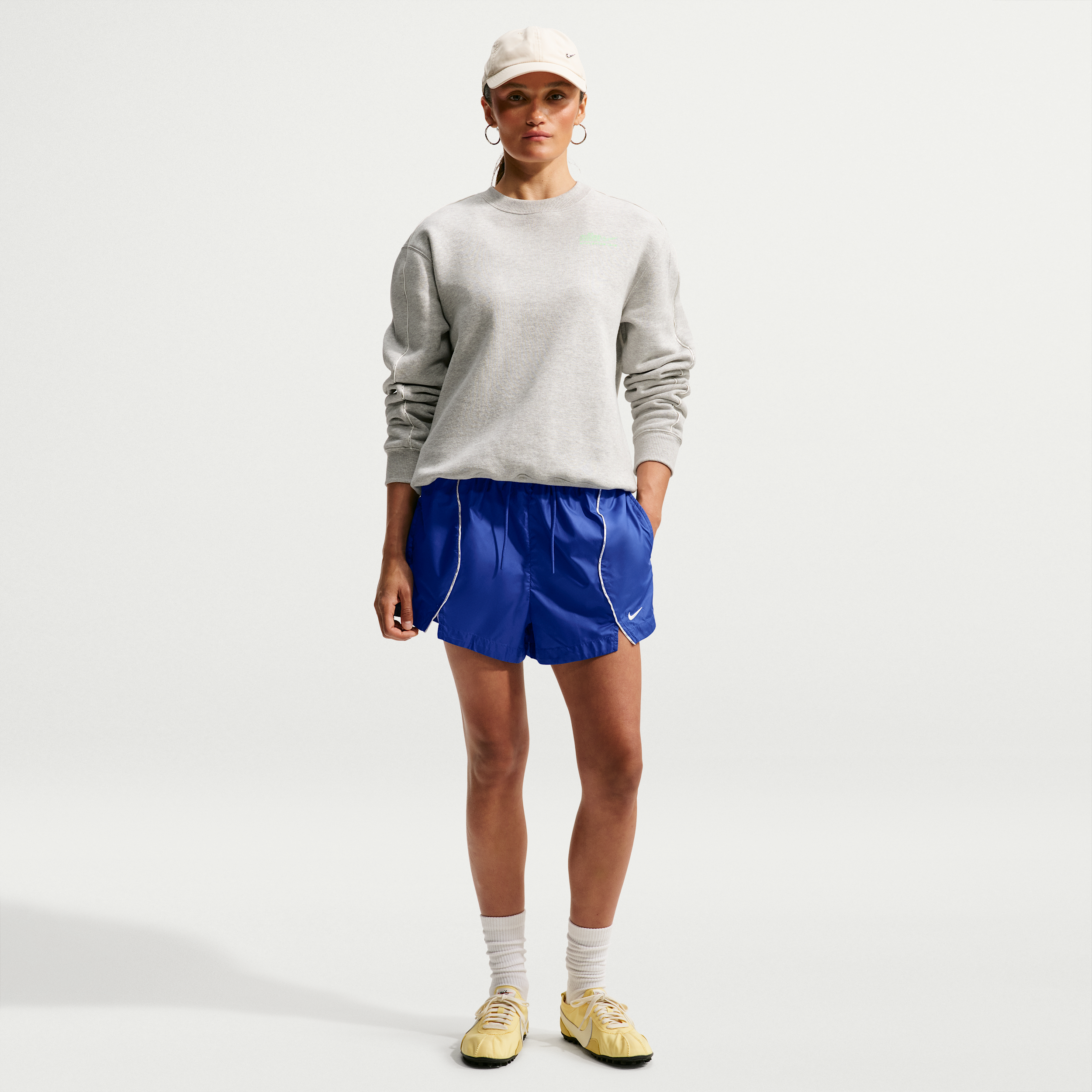 Women's Nike Sportswear Loose Mid-Rise Repel Woven Shorts in Blue | IQ3871-417