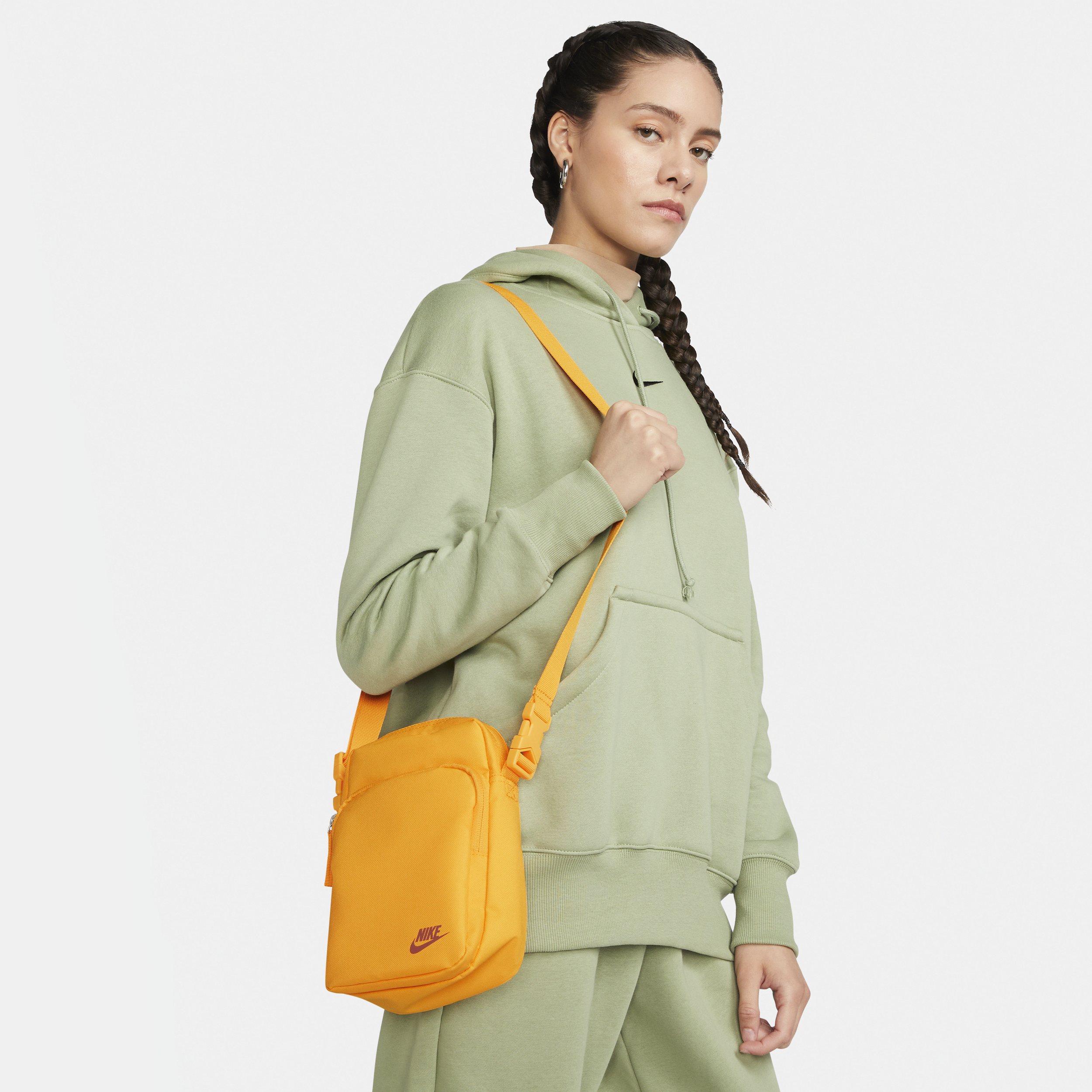 Nike Unisex Heritage Crossbody Bag (4l) In Yellow