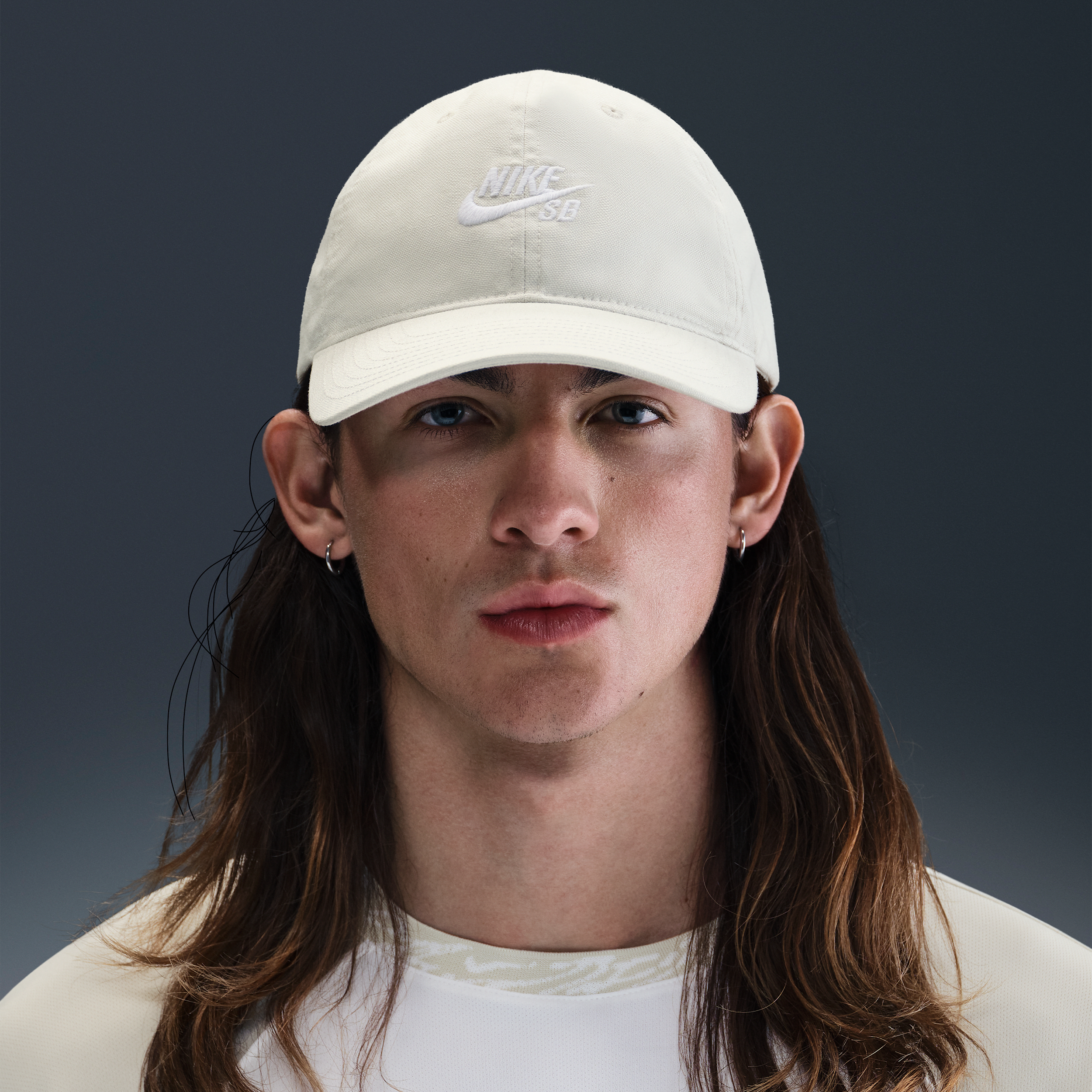 Nike Unisex Sb Club Unstructured Skate Cap In Grey