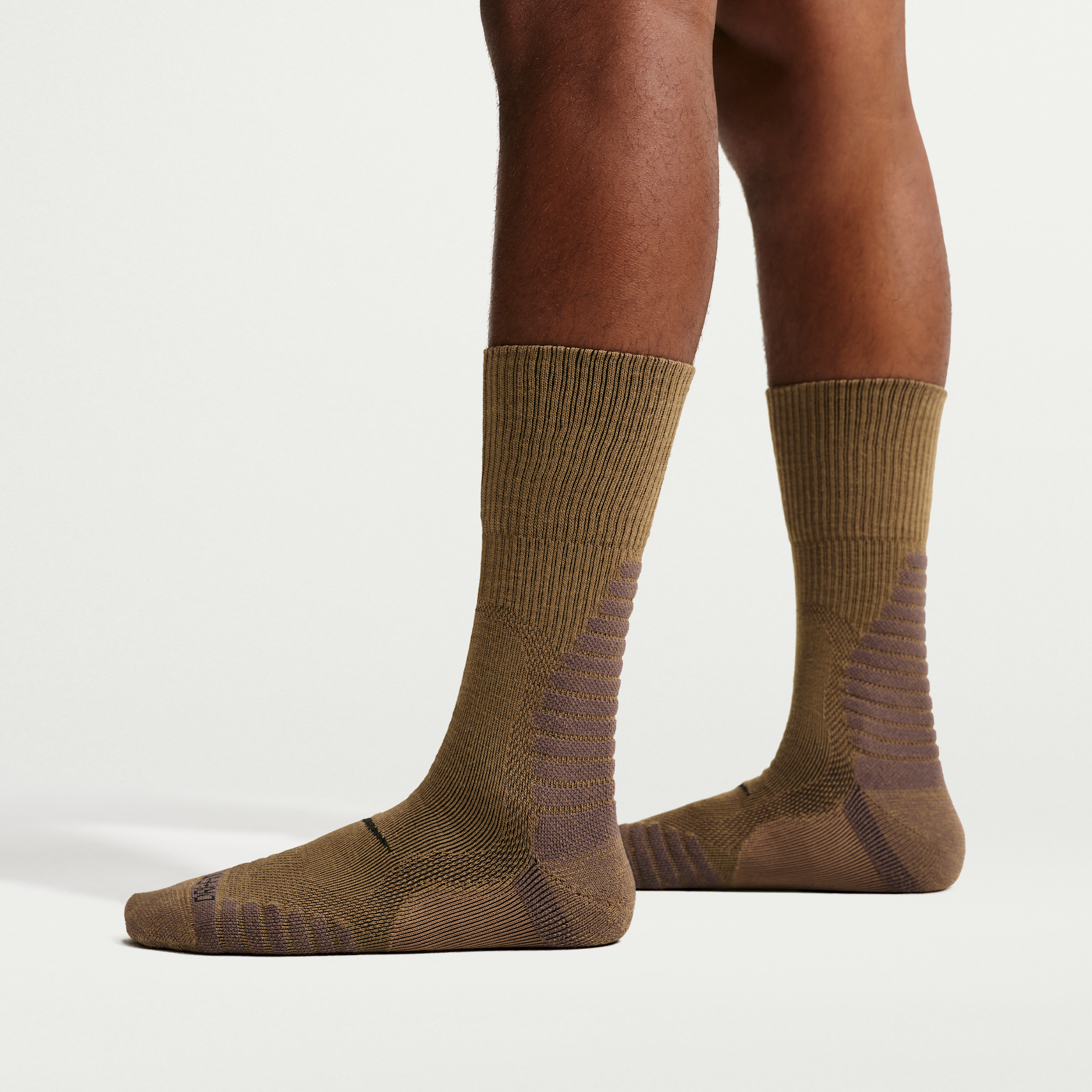 Nike Unisex Outdoor Cushioned Crew Socks (1 Pair) in Brown | FD8472-300