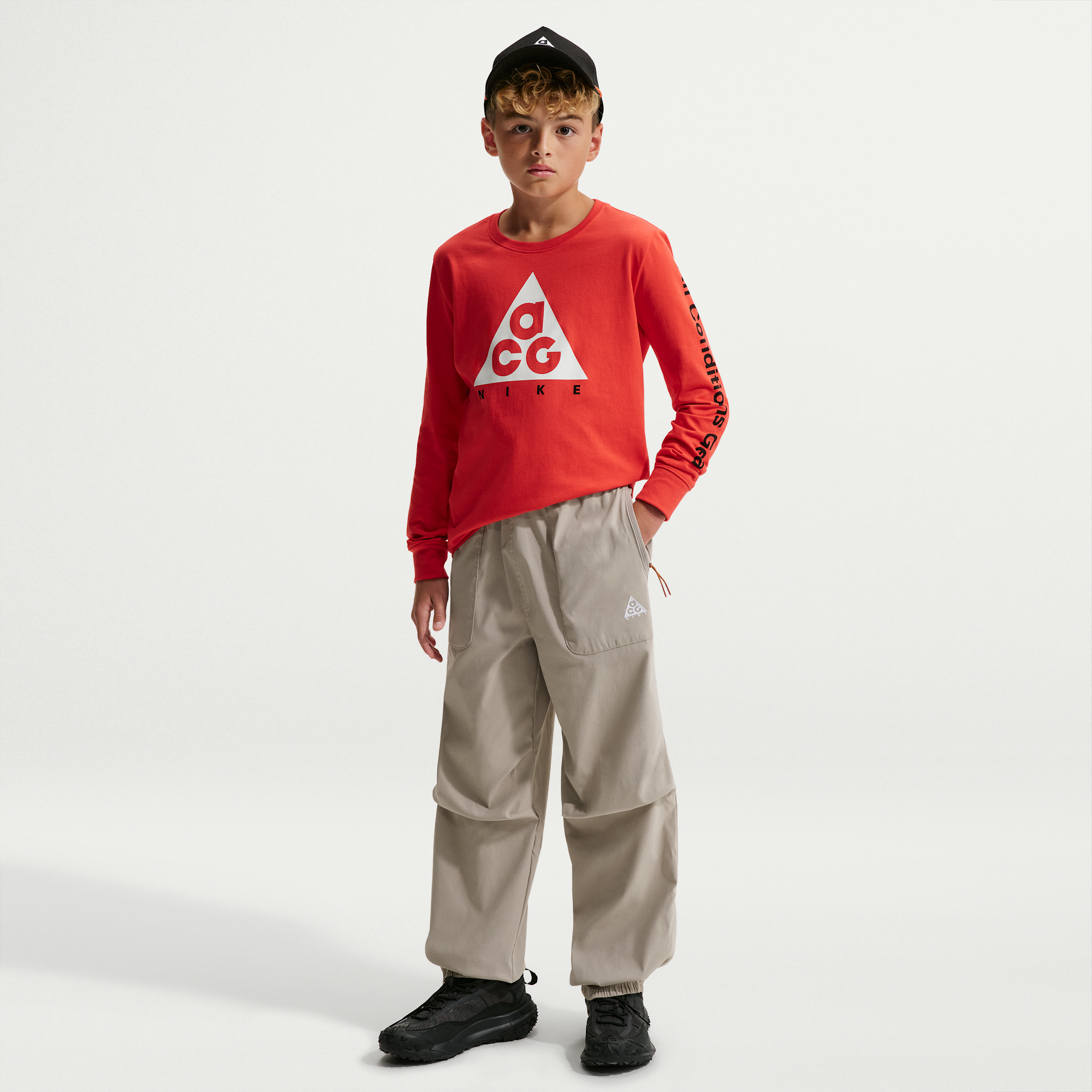 Nike ACG Big Kids' Woven Hiking Jogger Pants in Grey | 9WCA34-G3O