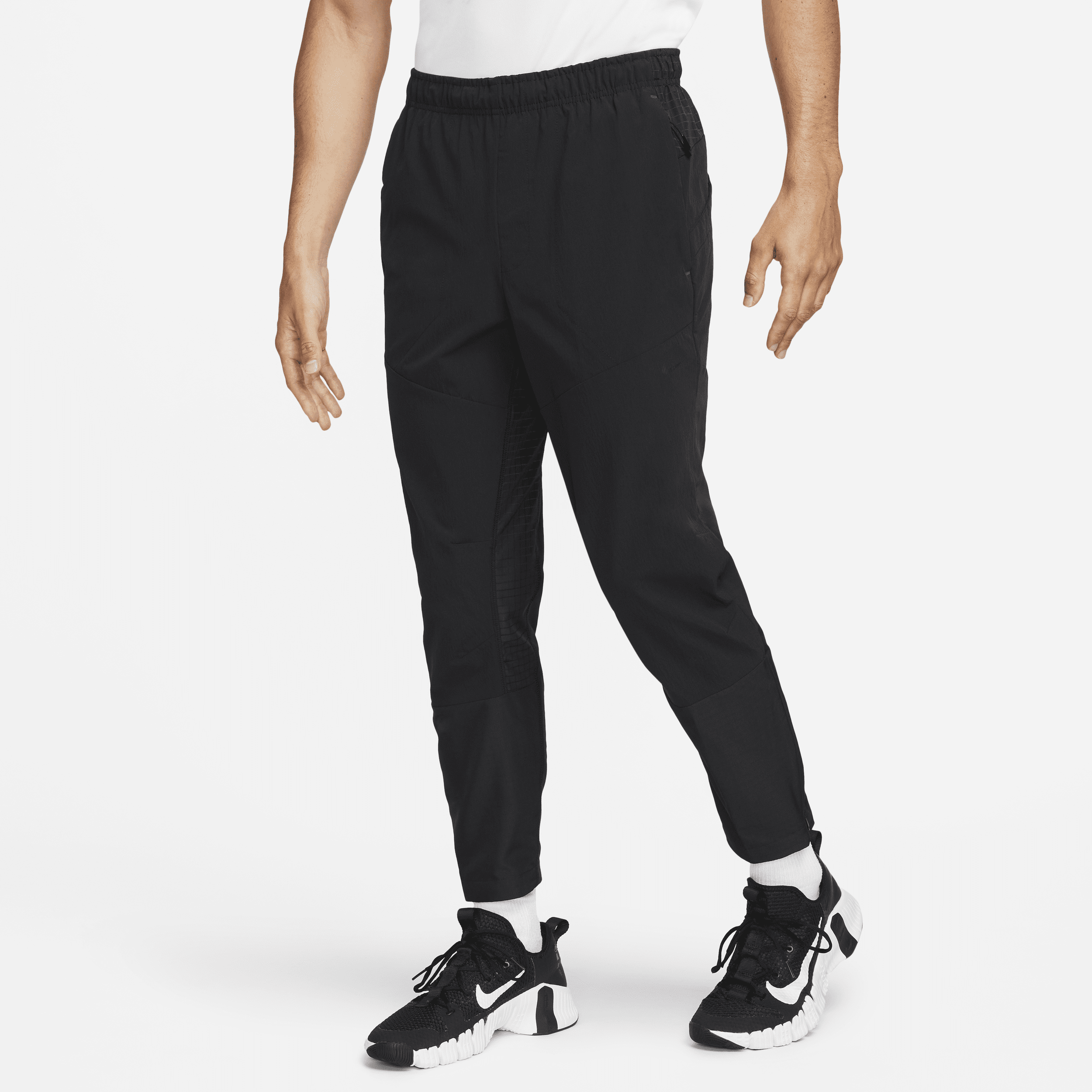 Nike Men's A.p.s. Dri-fit Adv Woven Versatile Pants In Black