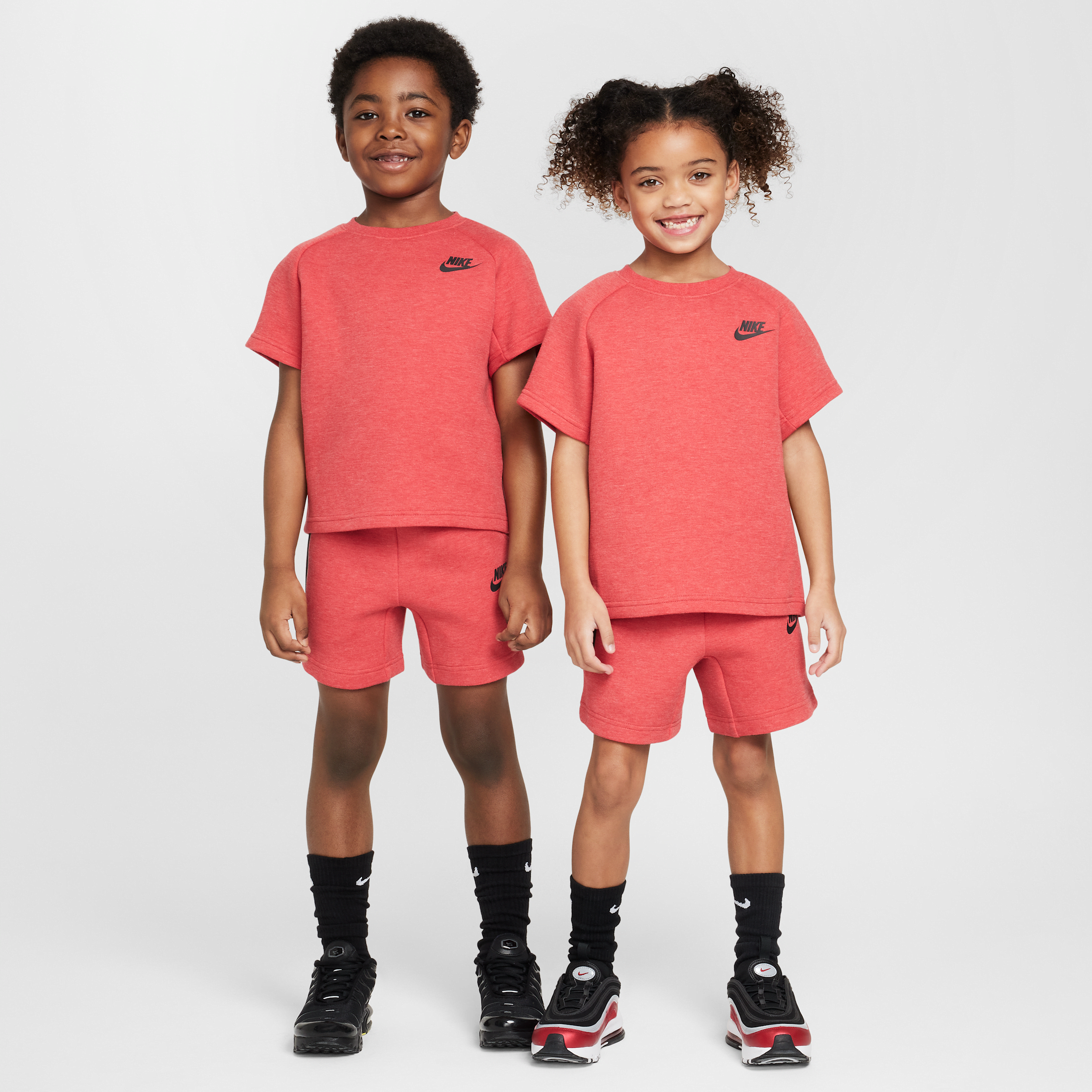 NIKE TECH FLEECE LITTLE KIDS' TEE AND SHORTS SET