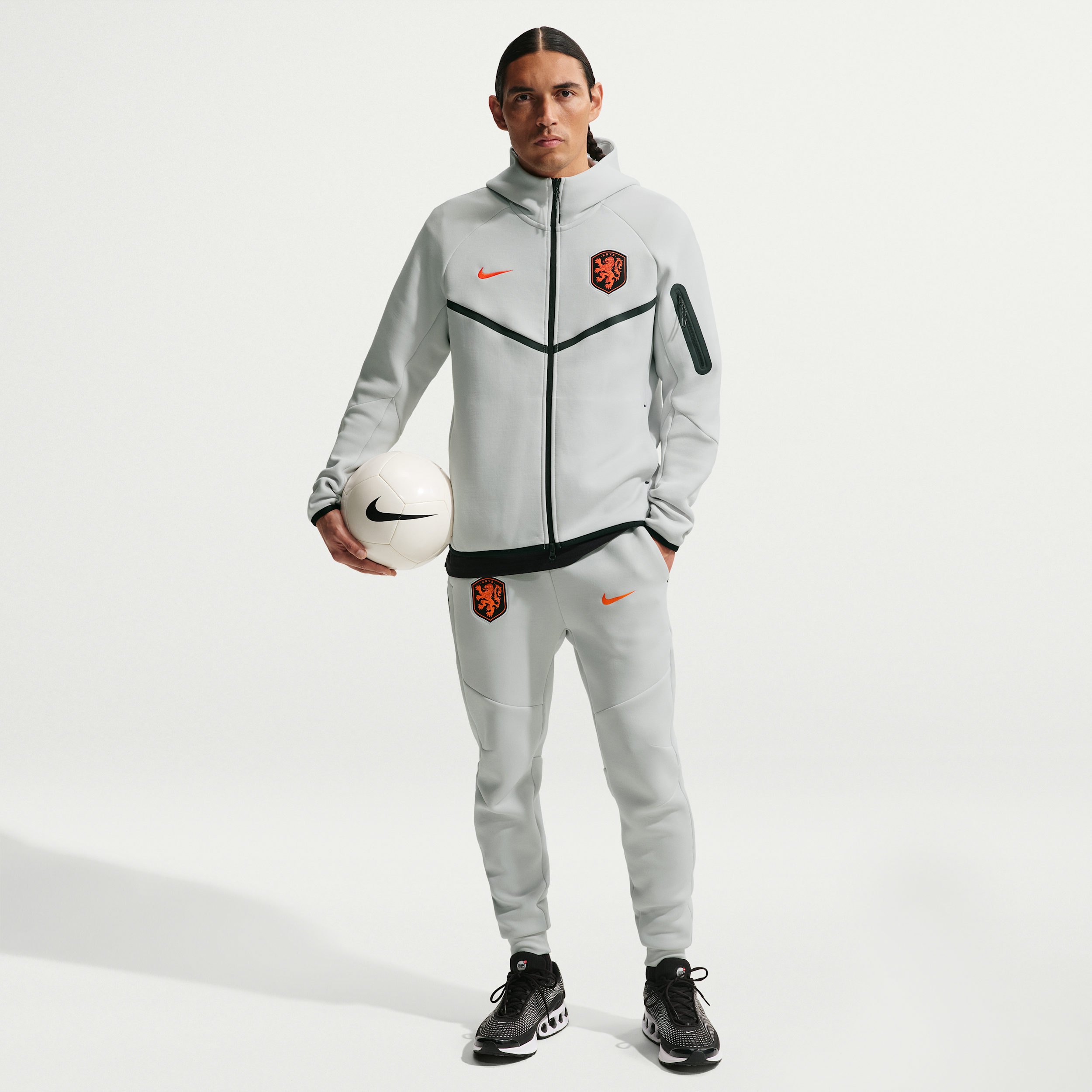 Netherlands Tech Fleece Nike Men's Soccer Jogger Pants in Grey | IB6049-025