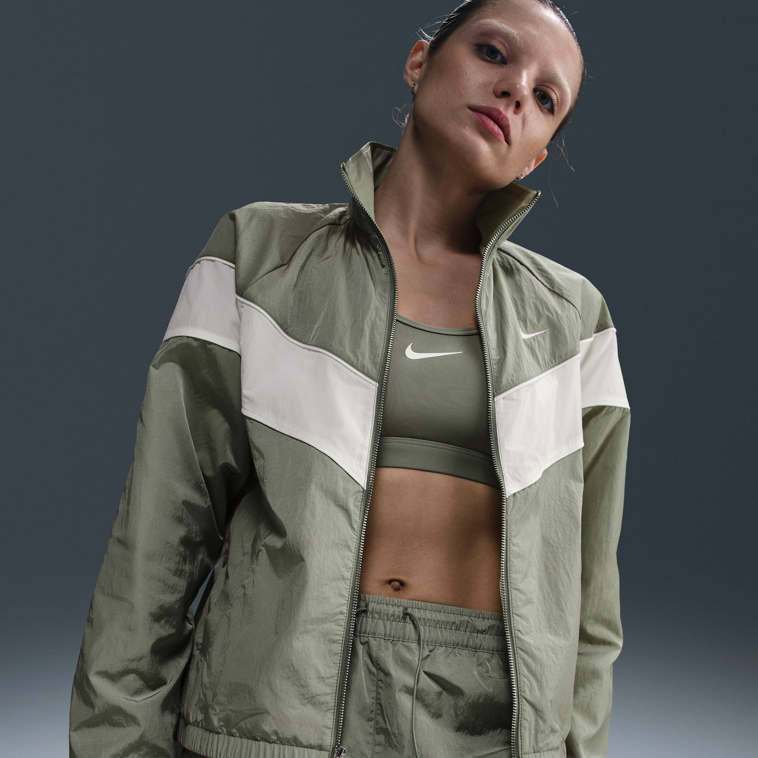 Nike Women's Windrunner Loose Uv Woven Full-zip Jacket In Green