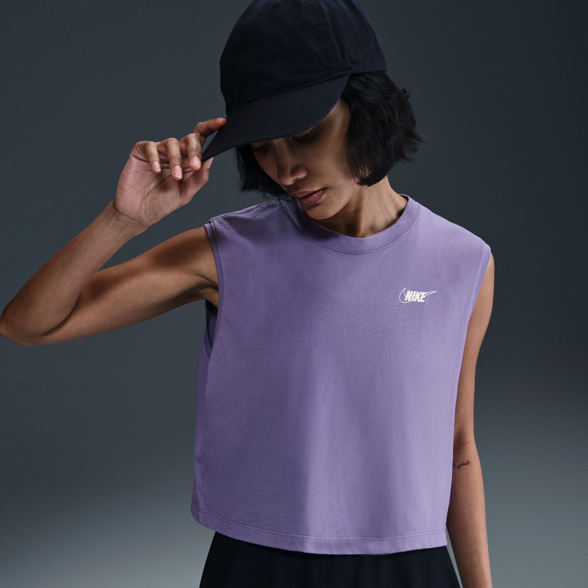 Nike Women's Sportswear Club Sleeveless Cropped Graphic T-shirt In Purple