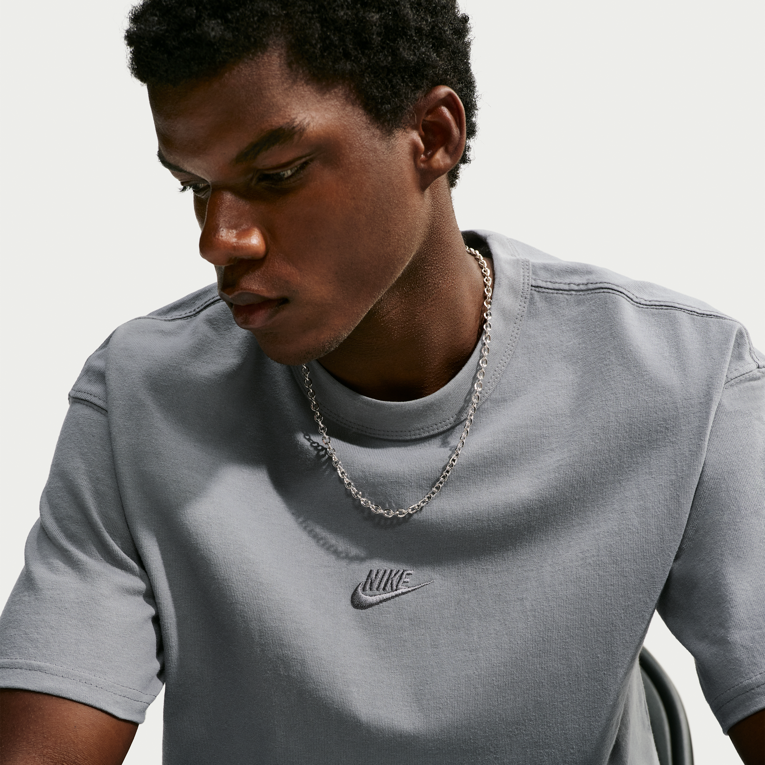 Men's Nike Sportswear Premium Essentials T-Shirt in Grey | IH1121-065