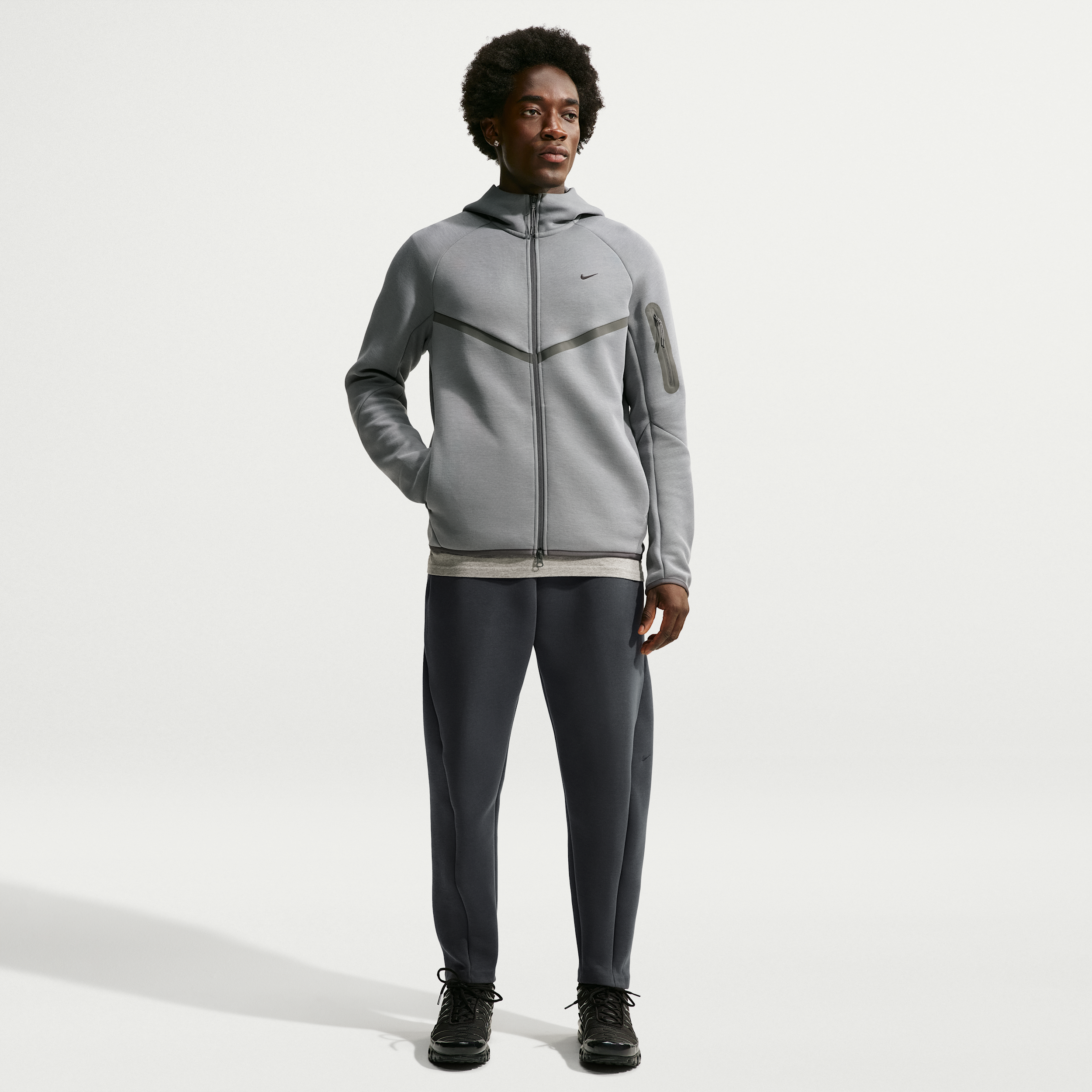 Nike Men's Tech Loose Fleece Pants in Grey | IM6219-060