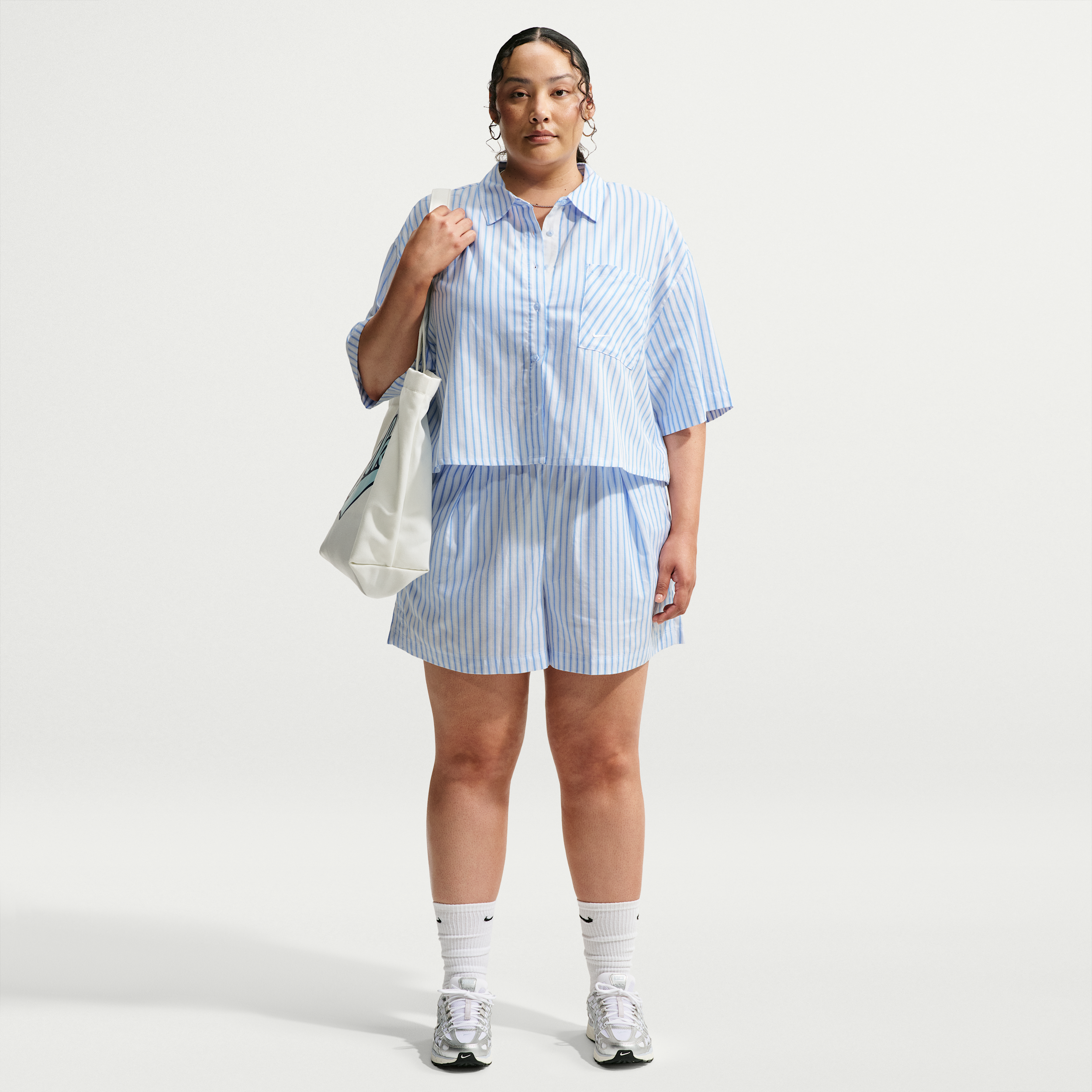 Nike Women's  Sportswear Chill Poplin Loose Mid-rise Striped Shorts (plus Size) In Blue