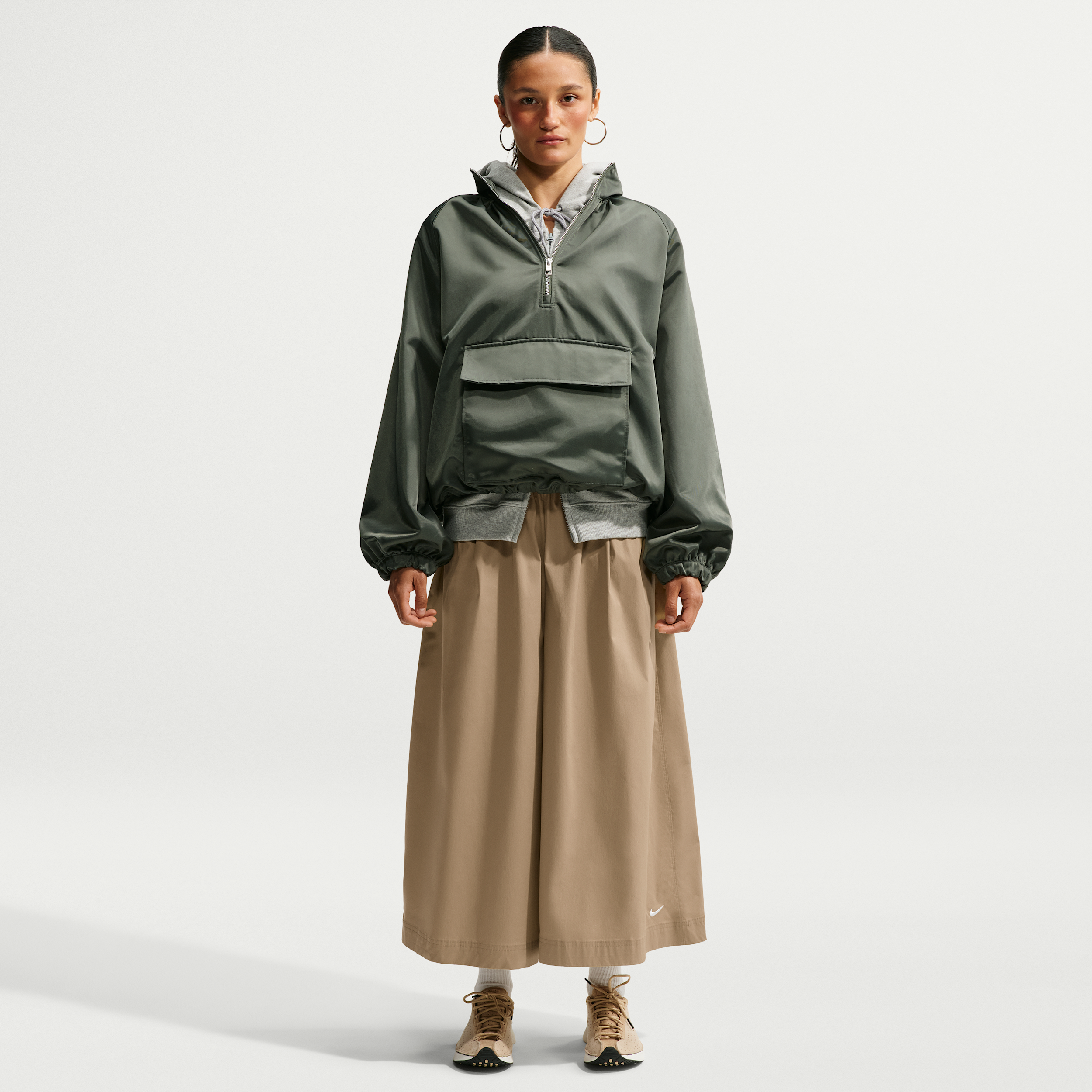 Nike Women's Sportswear Oversized Mid-Rise Poplin Culottes, Large, Parachute Beige