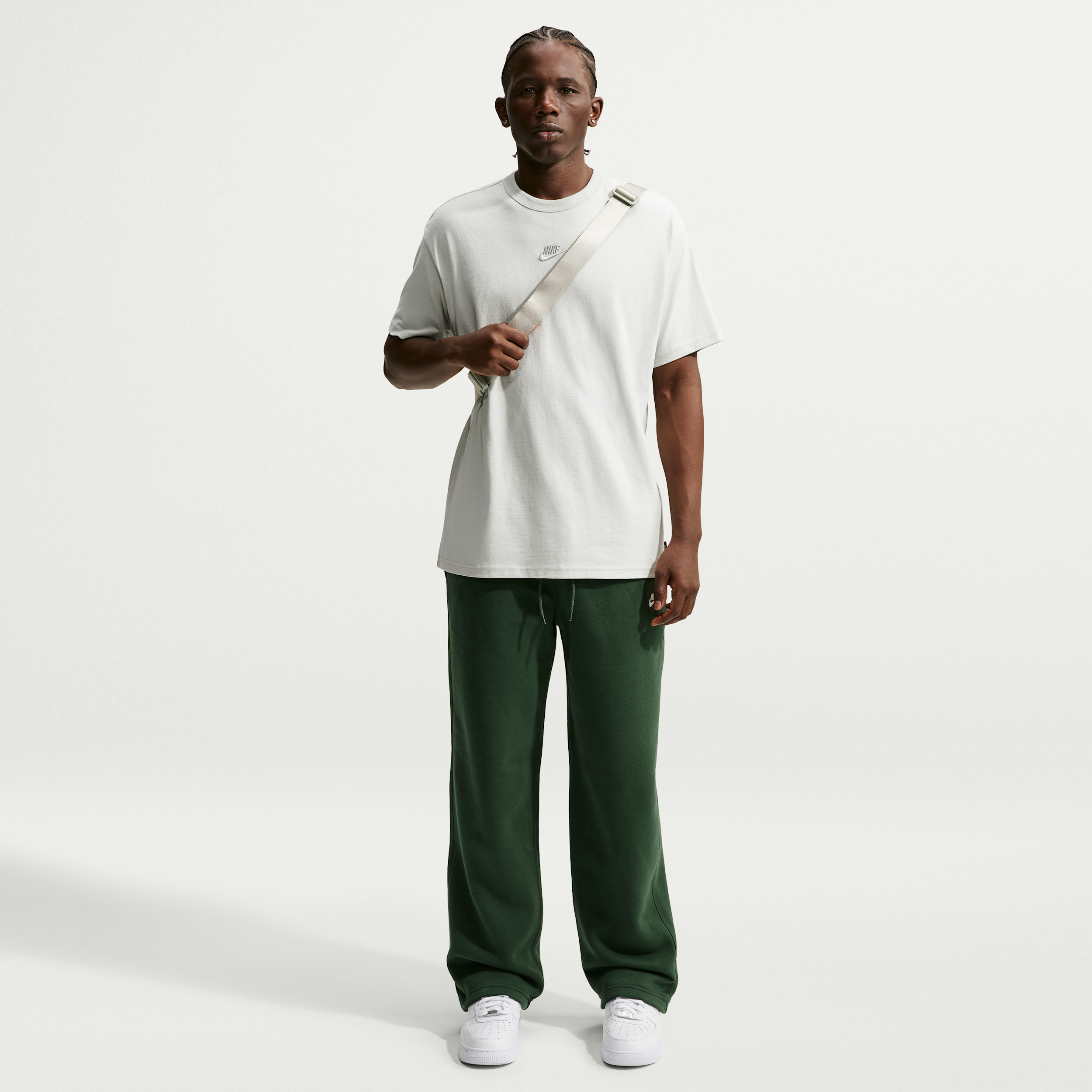 Men's Nike Sportswear Club Fleece Bungee Pants in Green | IF0488-323