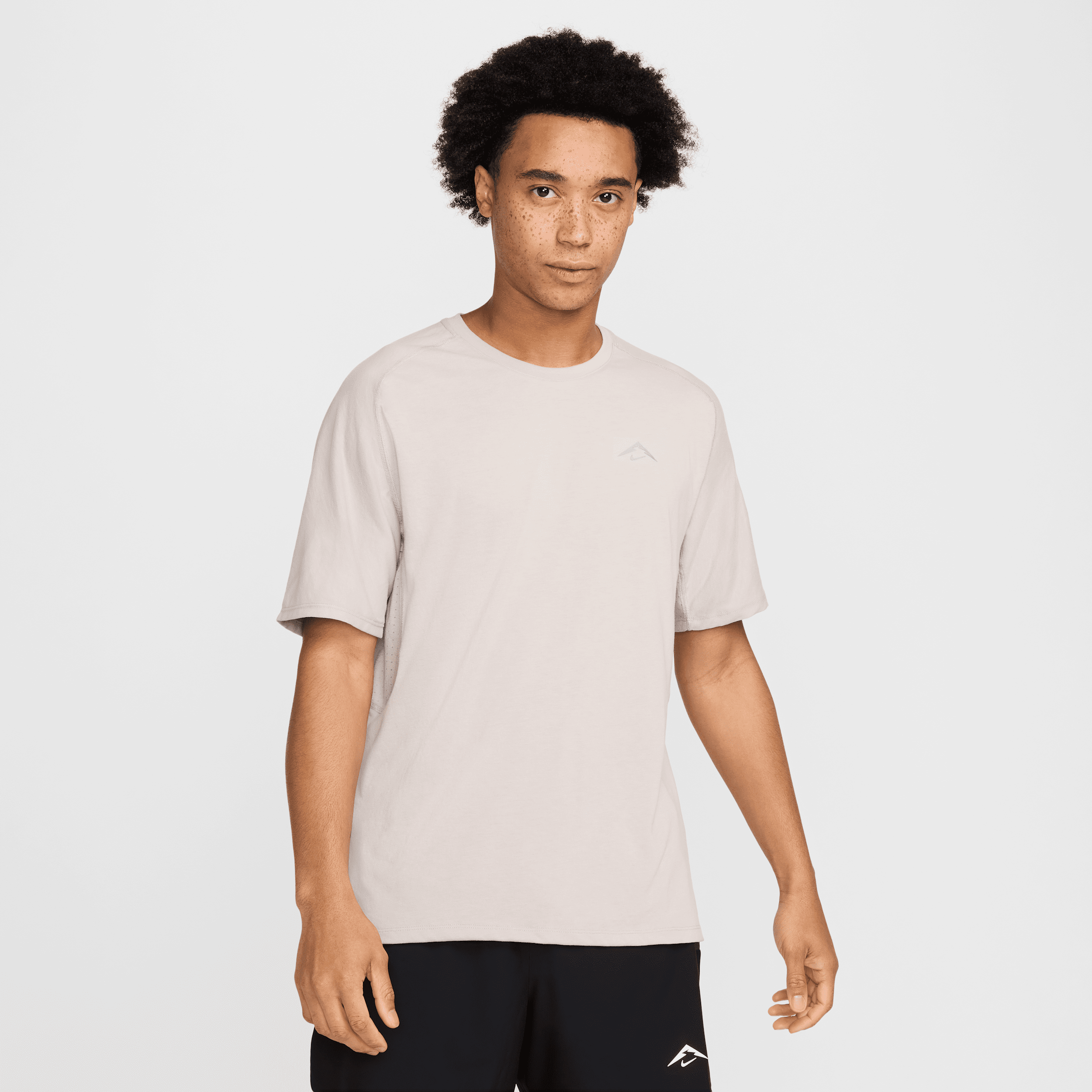 Nike Men's Solar Chase Dri-fit Adv Short-sleeve Running Top In Grey