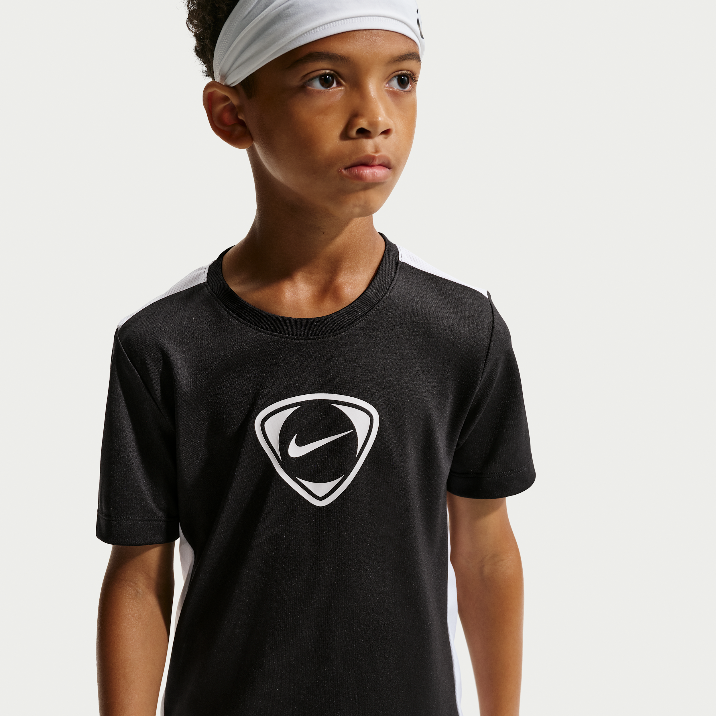 Nike Academy+ Big Kids' Dri-FIT Short-Sleeve Soccer Top in Black | IO7318-010