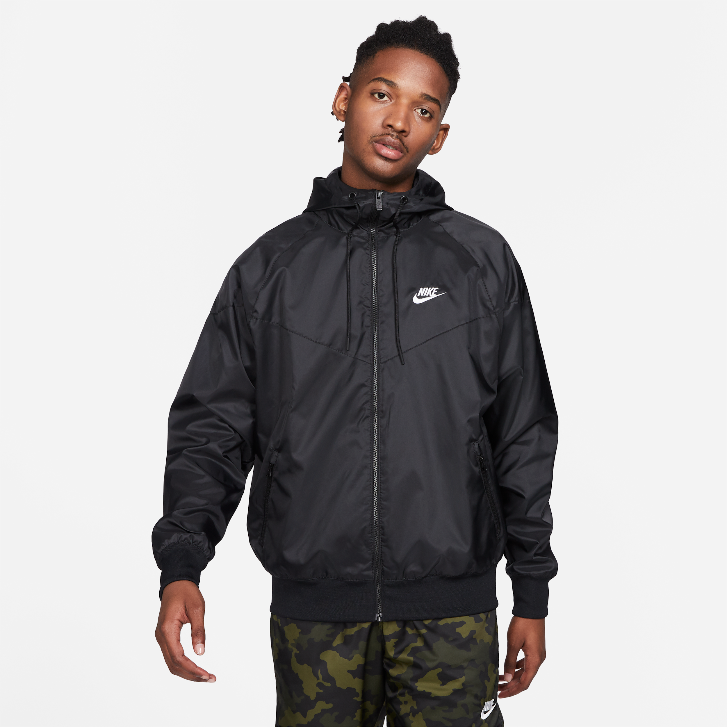Men's Nike Sportswear Windrunner Hooded Jacket in Black, Size: Small | DA0001-010