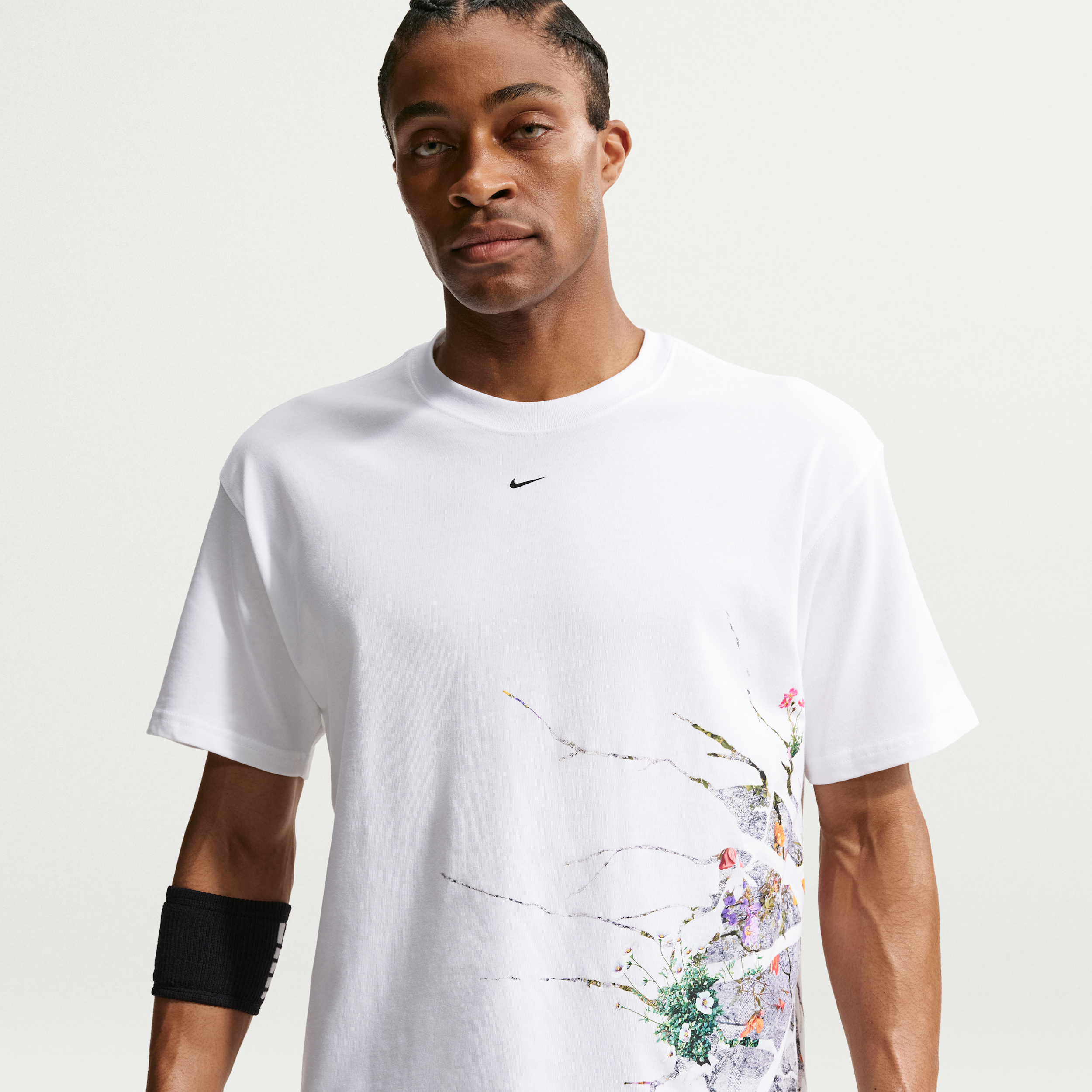 Nike Mens Crew Neck Short Sleeve Regular Fit Graphic T-Shirt, Xx-large, White
