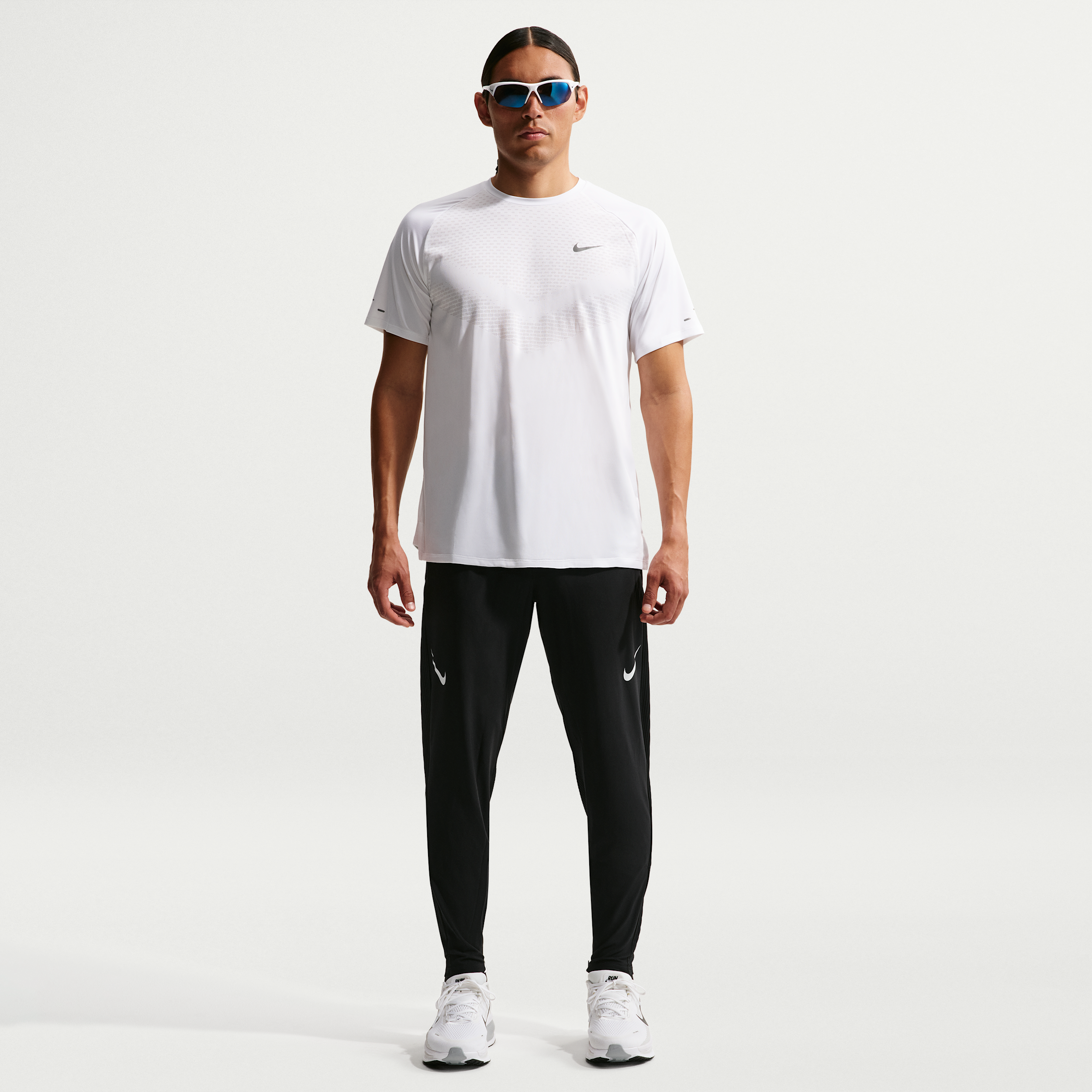 Nike Men's AeroSwift Dri-FIT ADV Running Pants in Black/Summit White Size: Medium