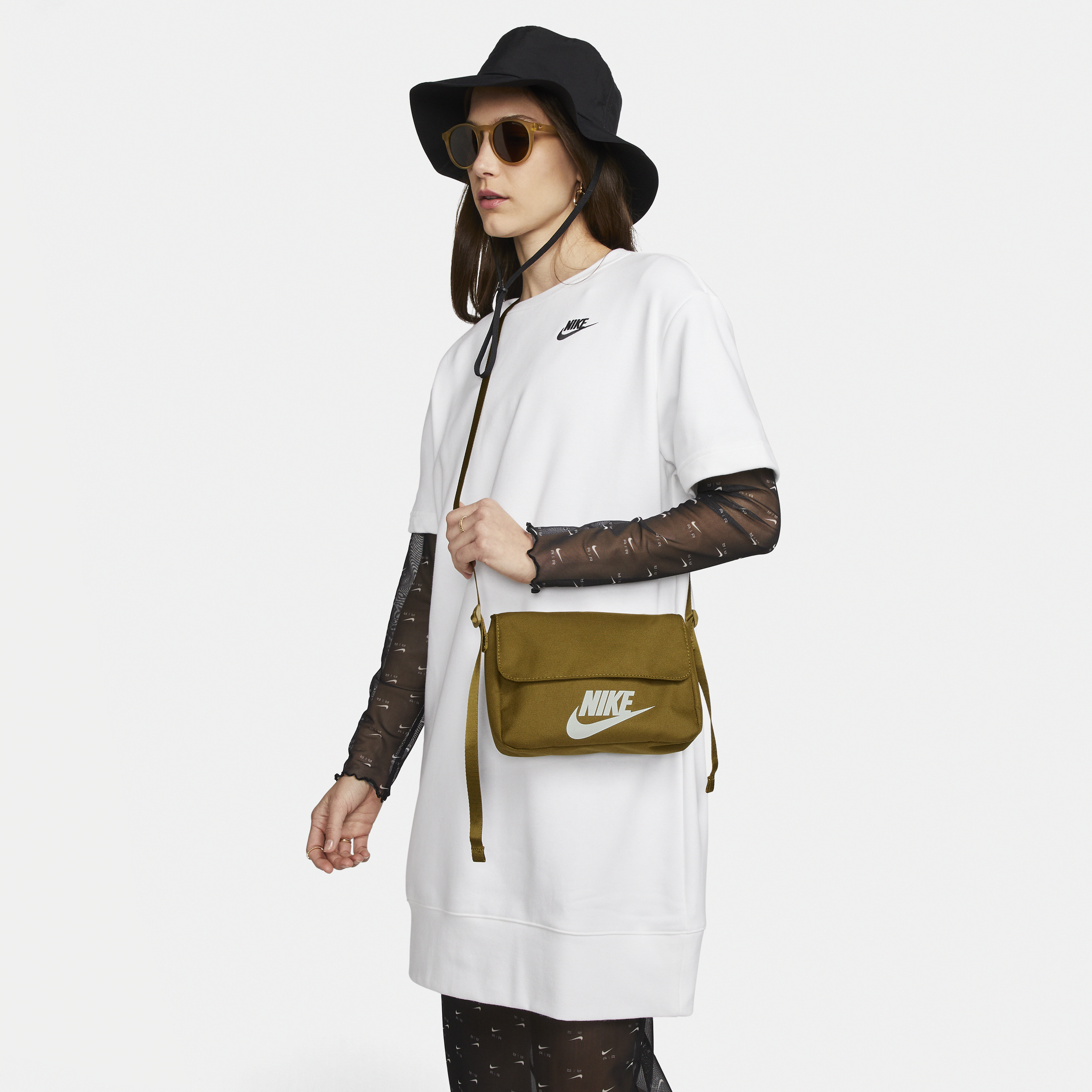 Nike Women's  Sportswear Futura 365 Crossbody Bag (3l) In Brown