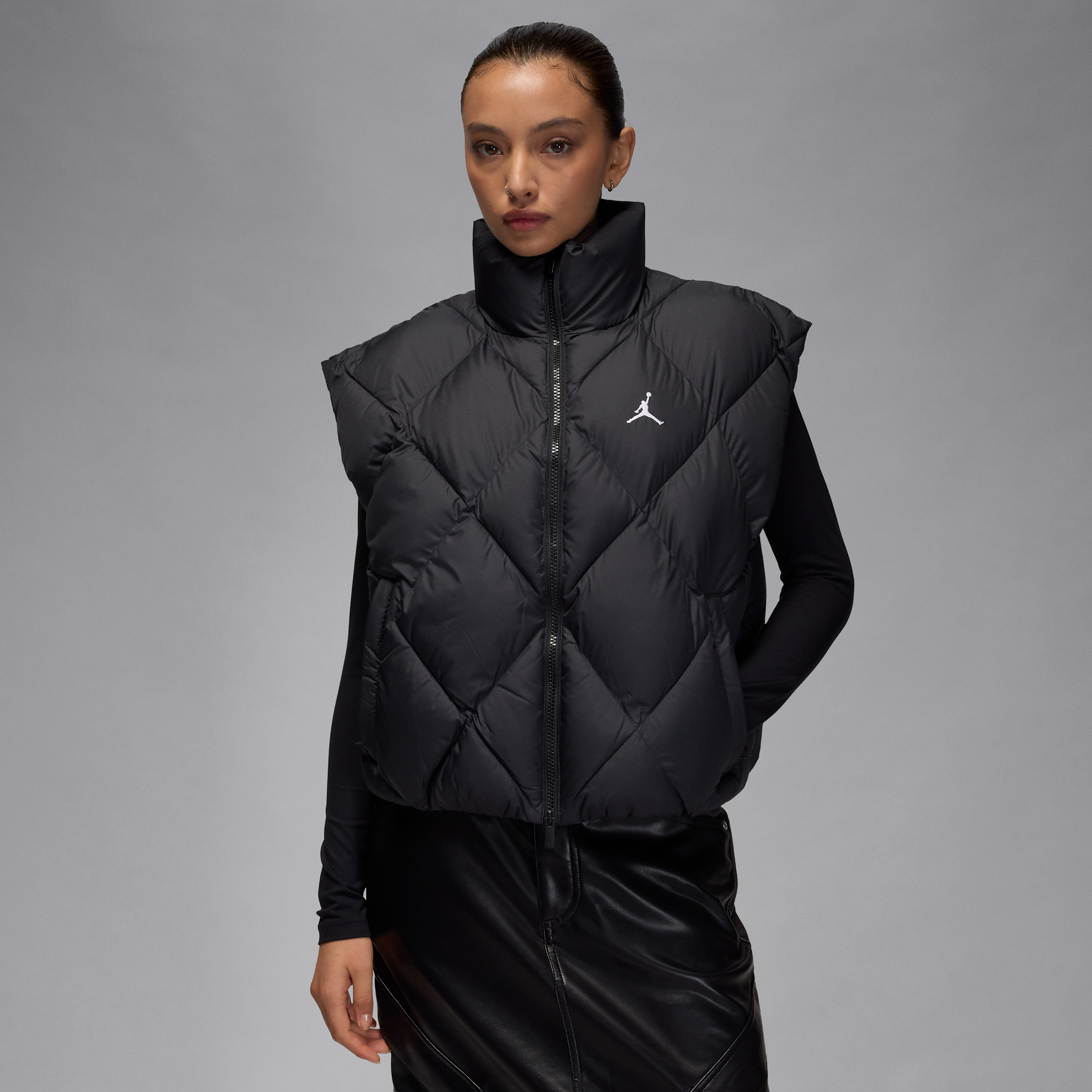 Jordan Women's Brooklyn Therma-fit Quilted Puffer Vest In Black