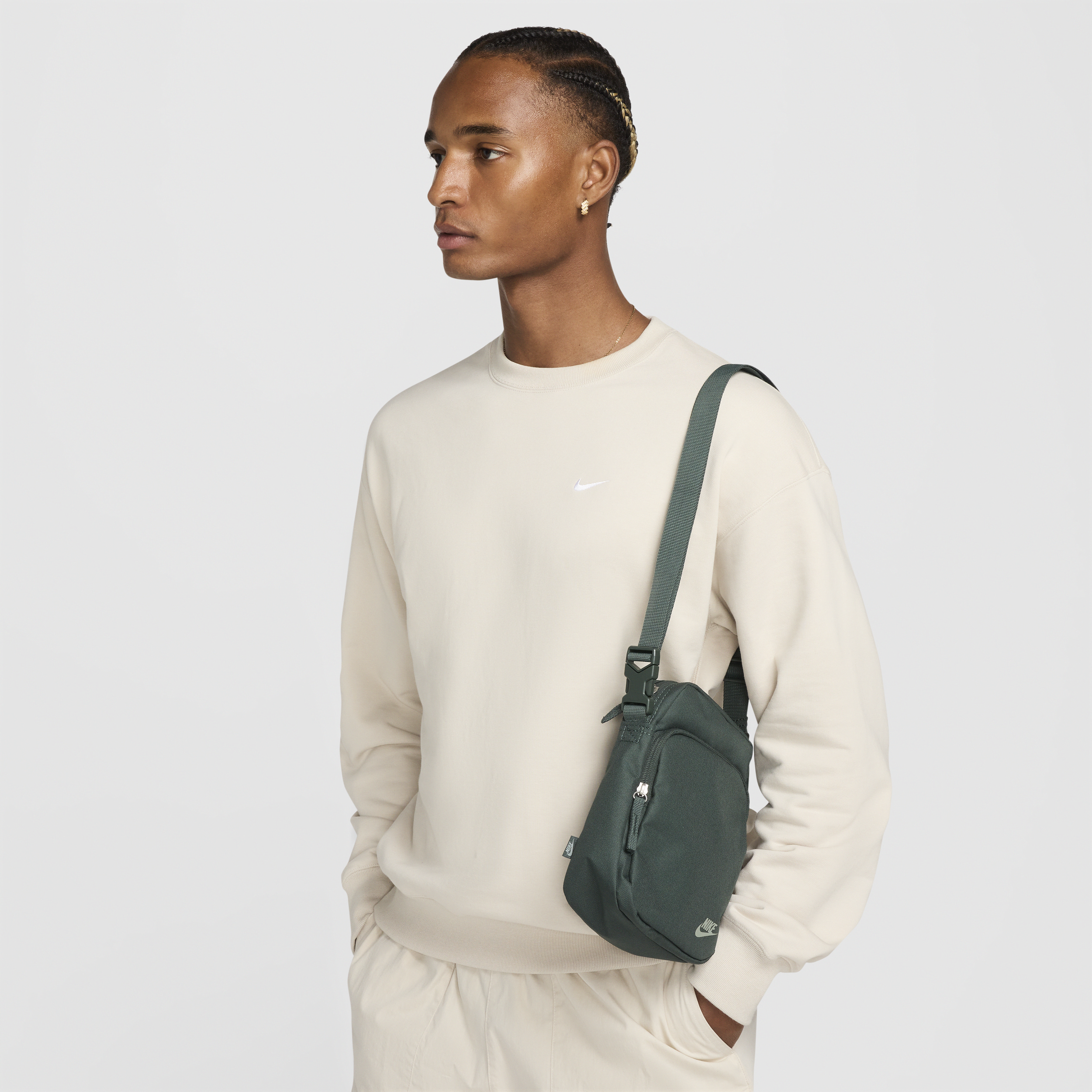 Nike Unisex Heritage Crossbody Bag (4l) In Green
