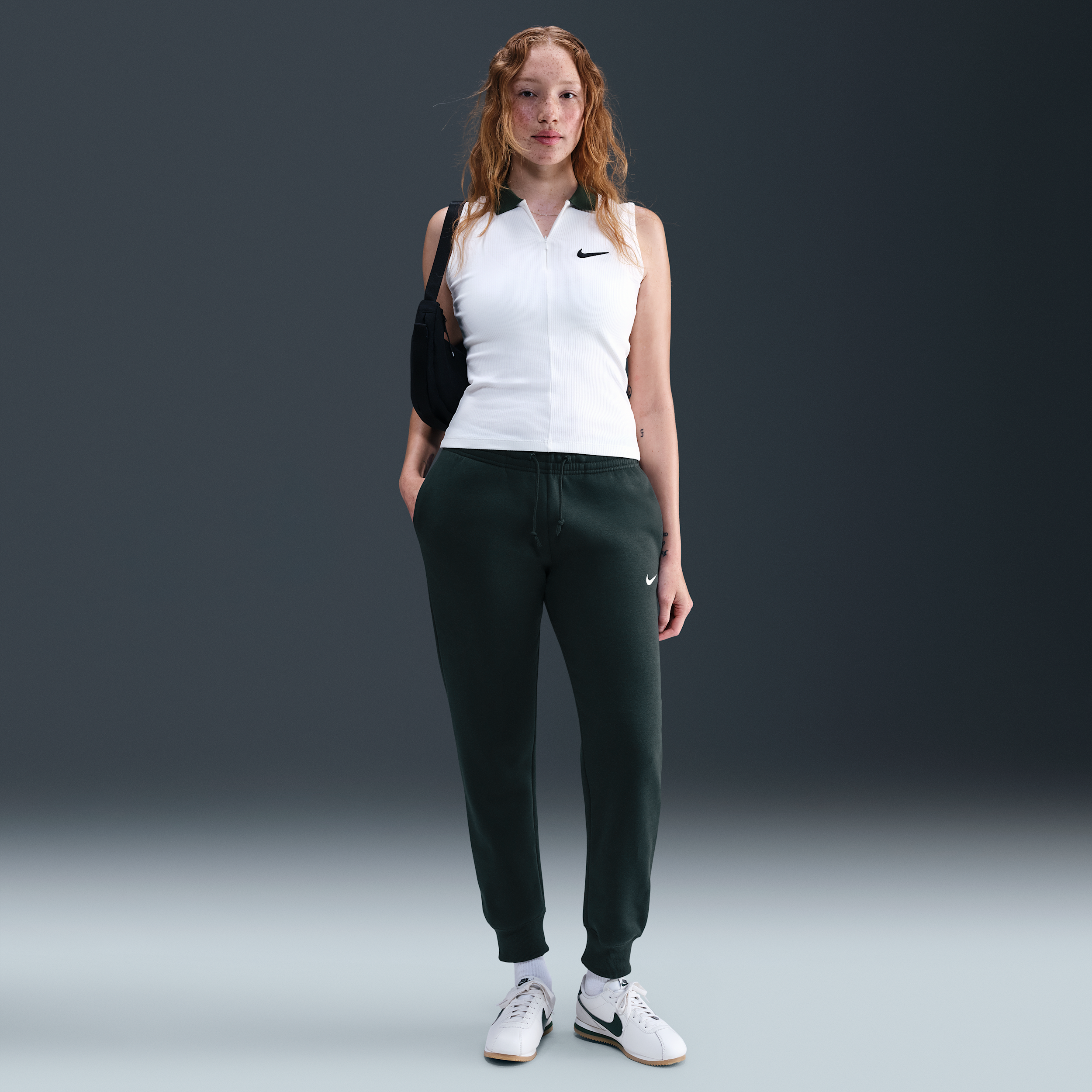 Nike Women's  Sportswear Phoenix Fleece Mid-rise Sweatpants In Green