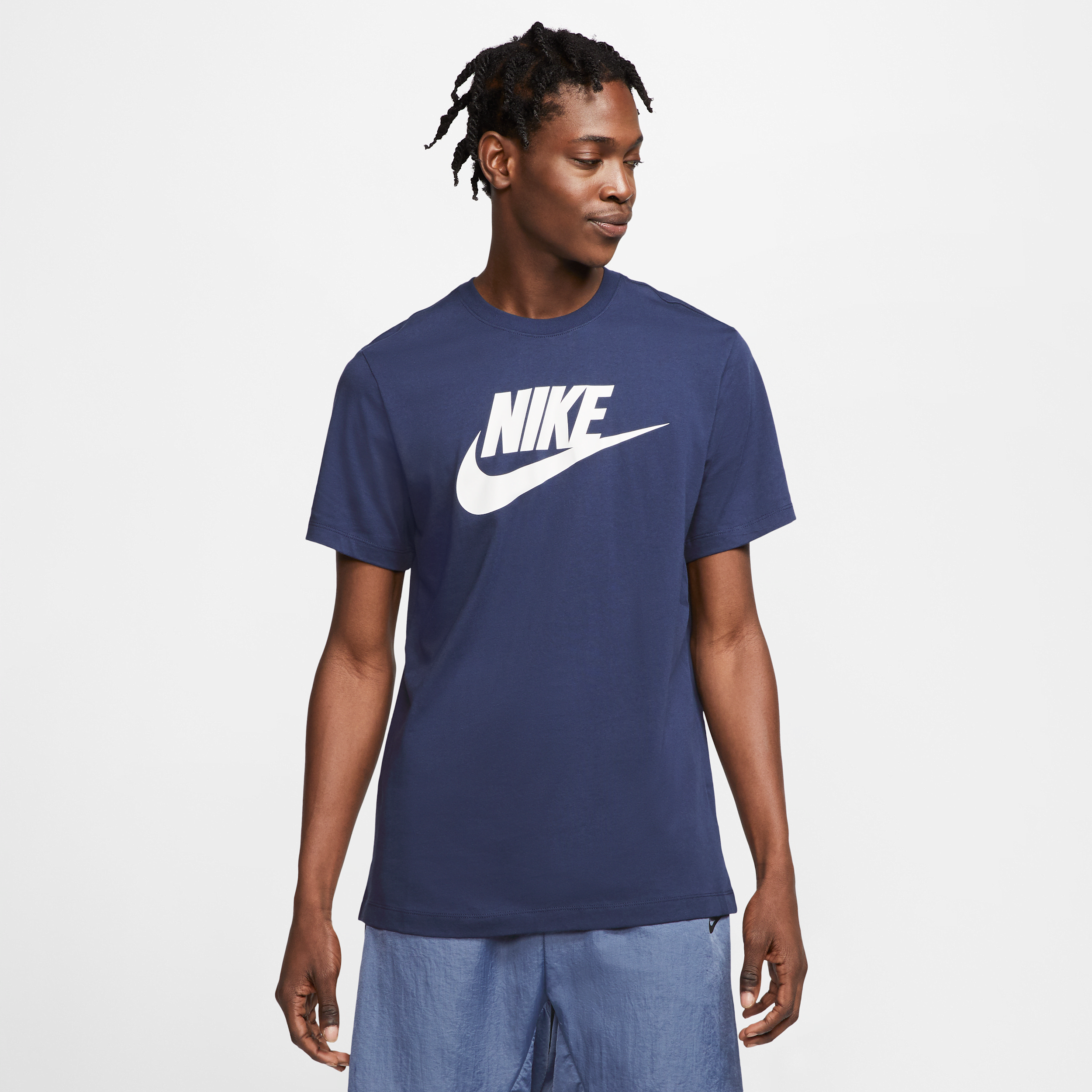 Nike Mens Crew Neck Short Sleeve Regular Fit Graphic T-Shirt, Medium, Blue