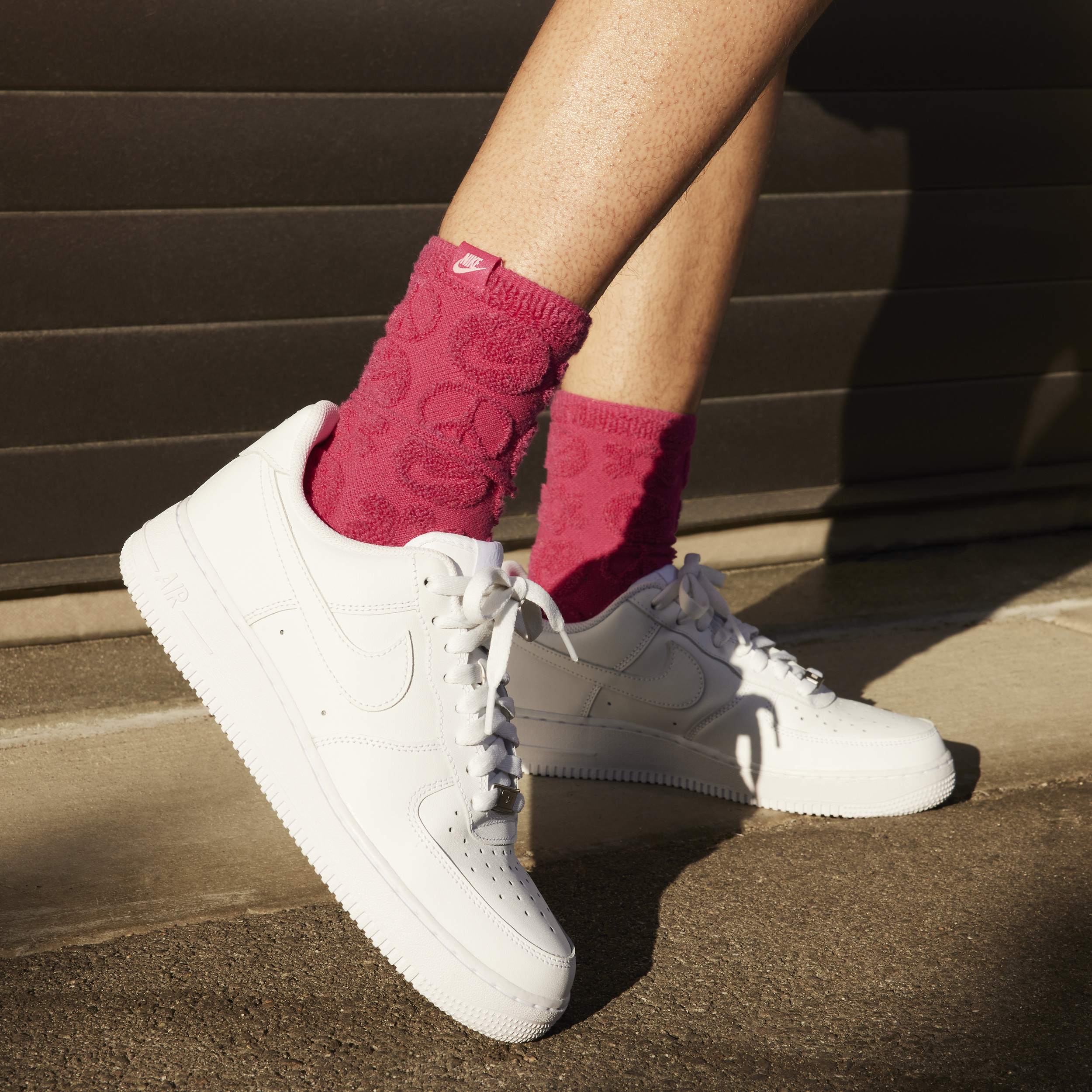 Air force one clearance low white on feet