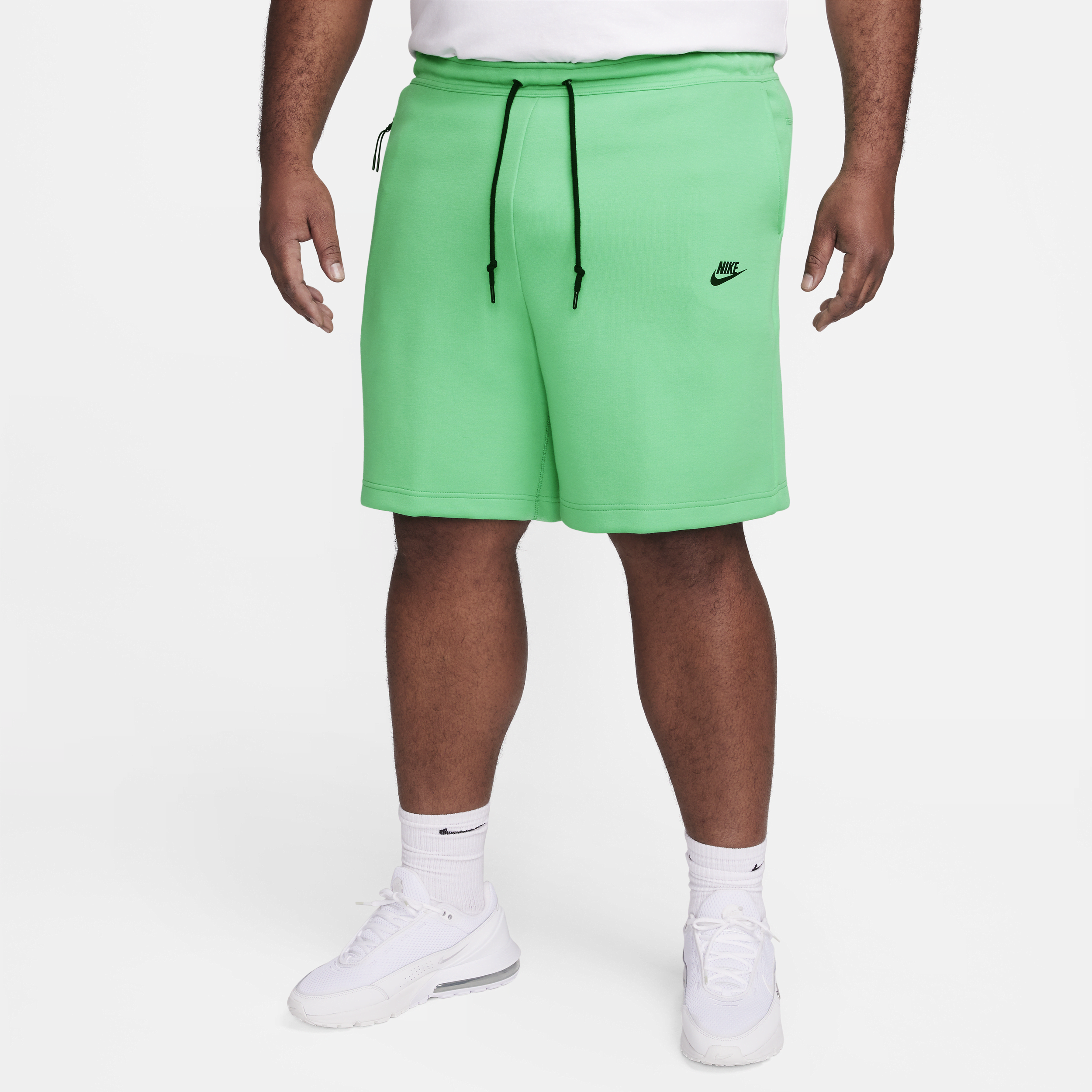 Nike tech hotsell fleece shorts green