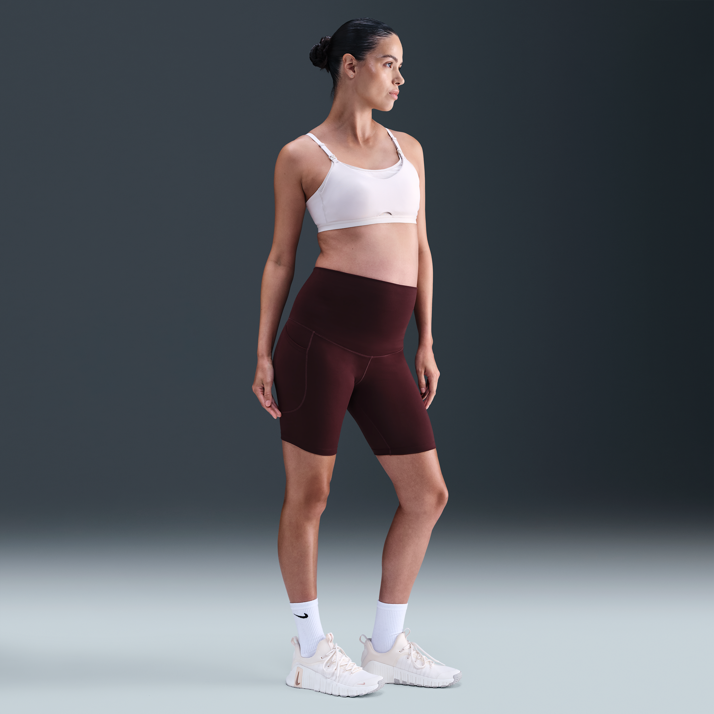 Nike (M) One Dri-FIT bikershorts met hoge taille en zakken voor dames (20 cm zwangerschapskleding) Rood