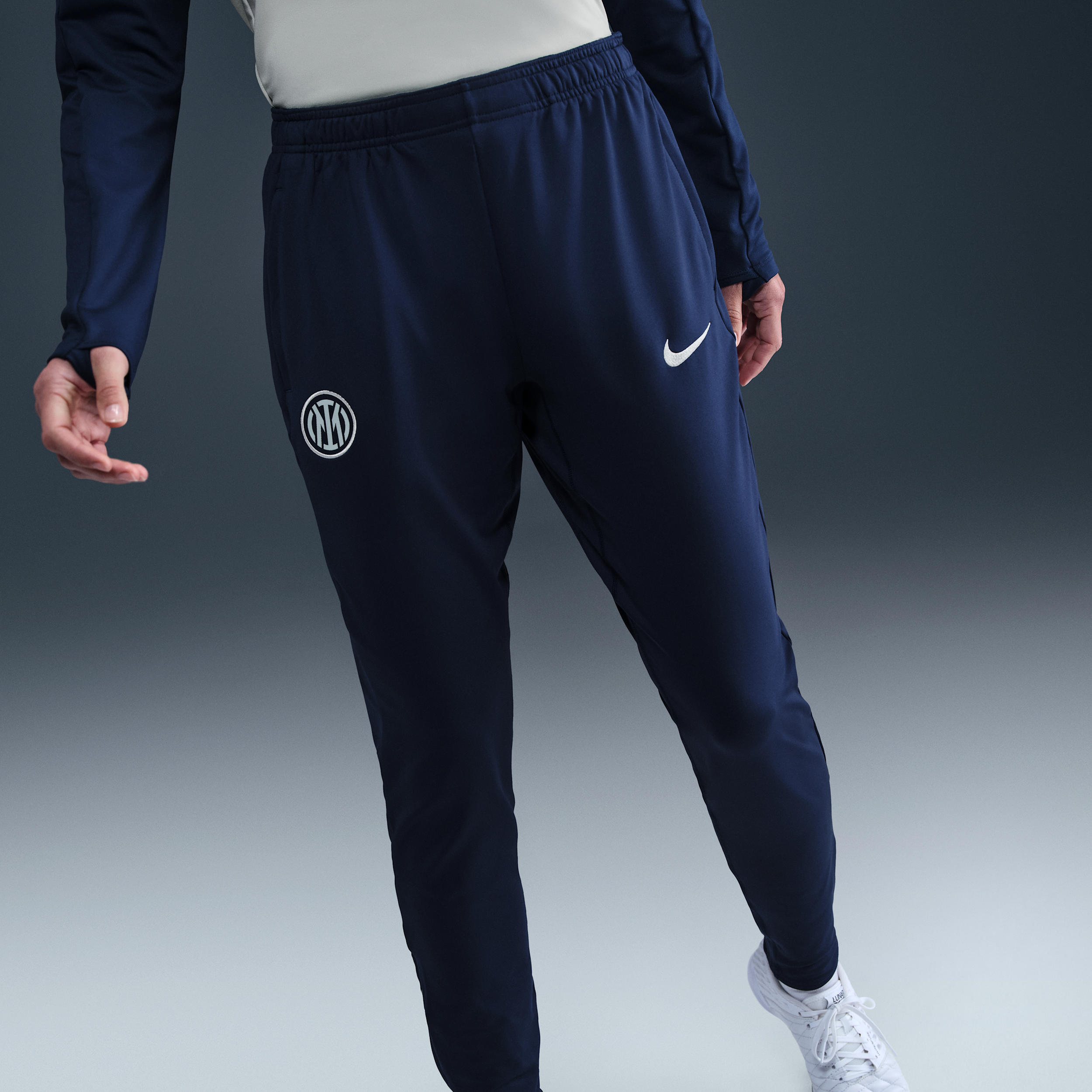 Thumbnail - Inter Mailand Strike Nike Dri-FIT Strick-Fußballhose (Damen) - Blau