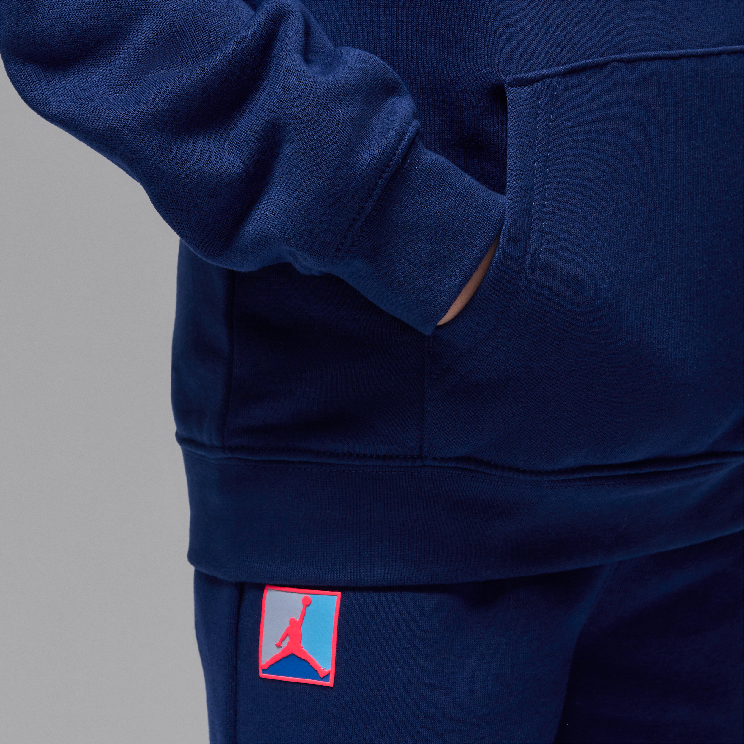 Thumbnail - Jordan Essentials zweiteiliges Set mit Baseline-Hoodie aus Fleece (jüngere Kinder) - Blau