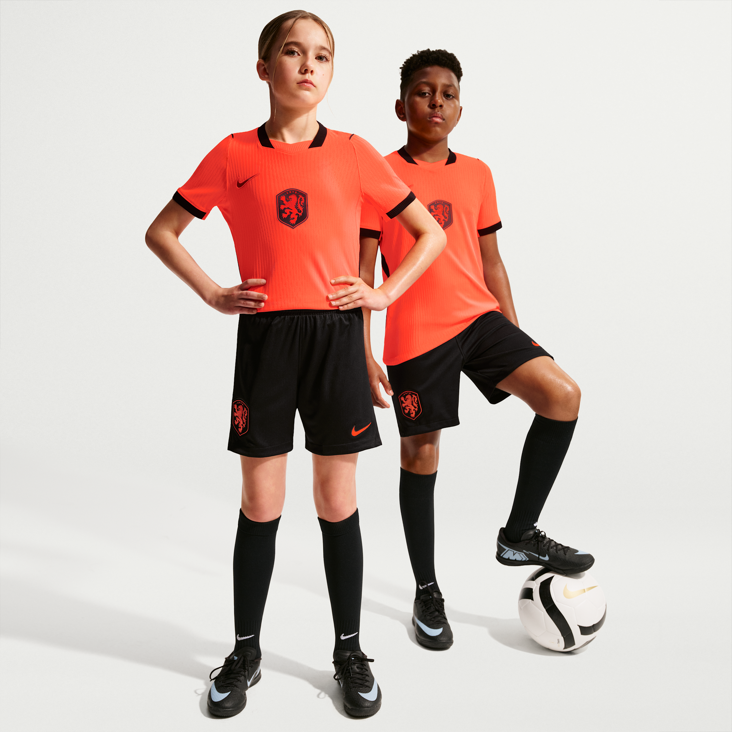 Nederland 2026 Stadium Thuis Nike Replica Voetbalshorts Met Dri-Fit Voor Kids - Zwart