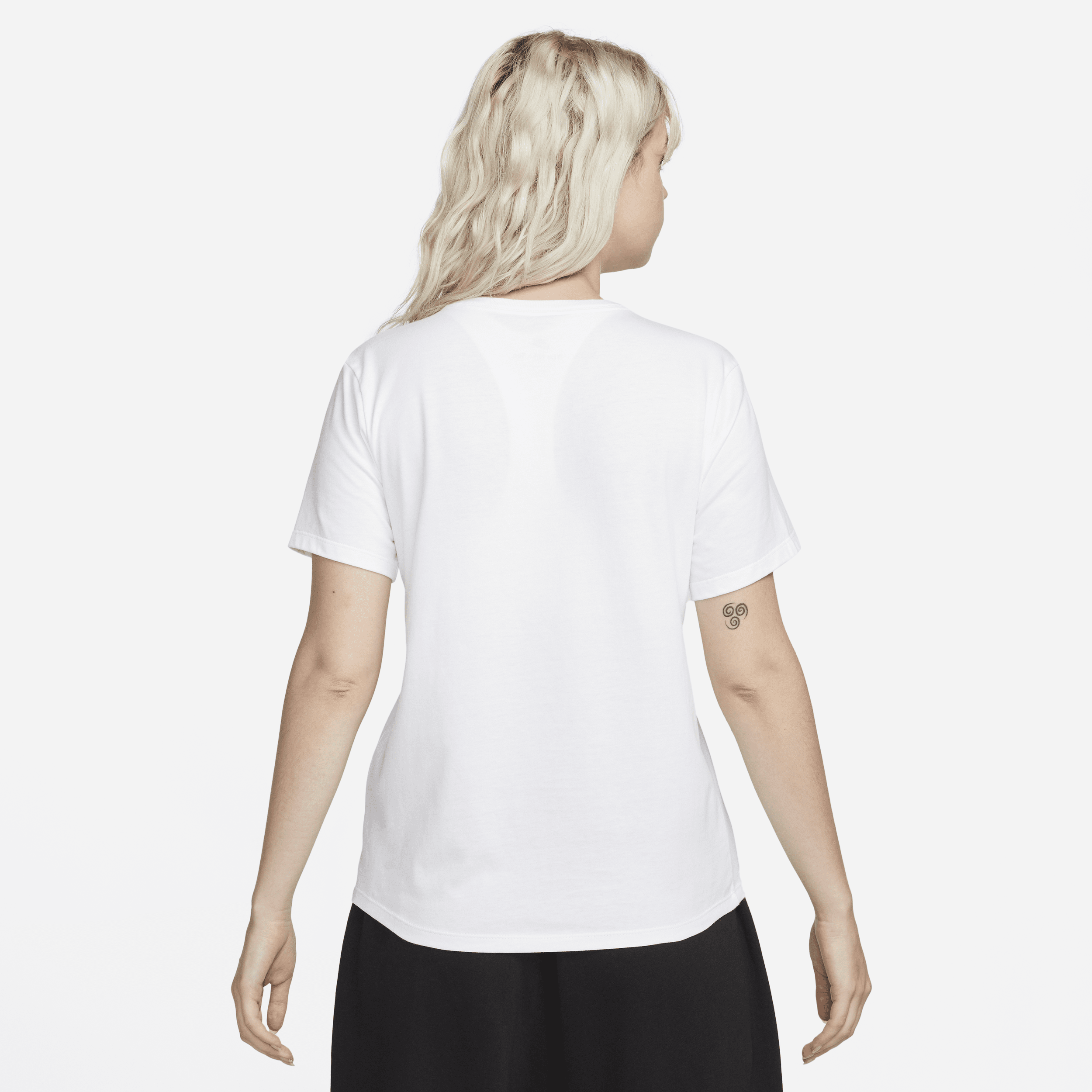 Tee-shirt Nike Sportswear Club Essentials pour femme - Blanc