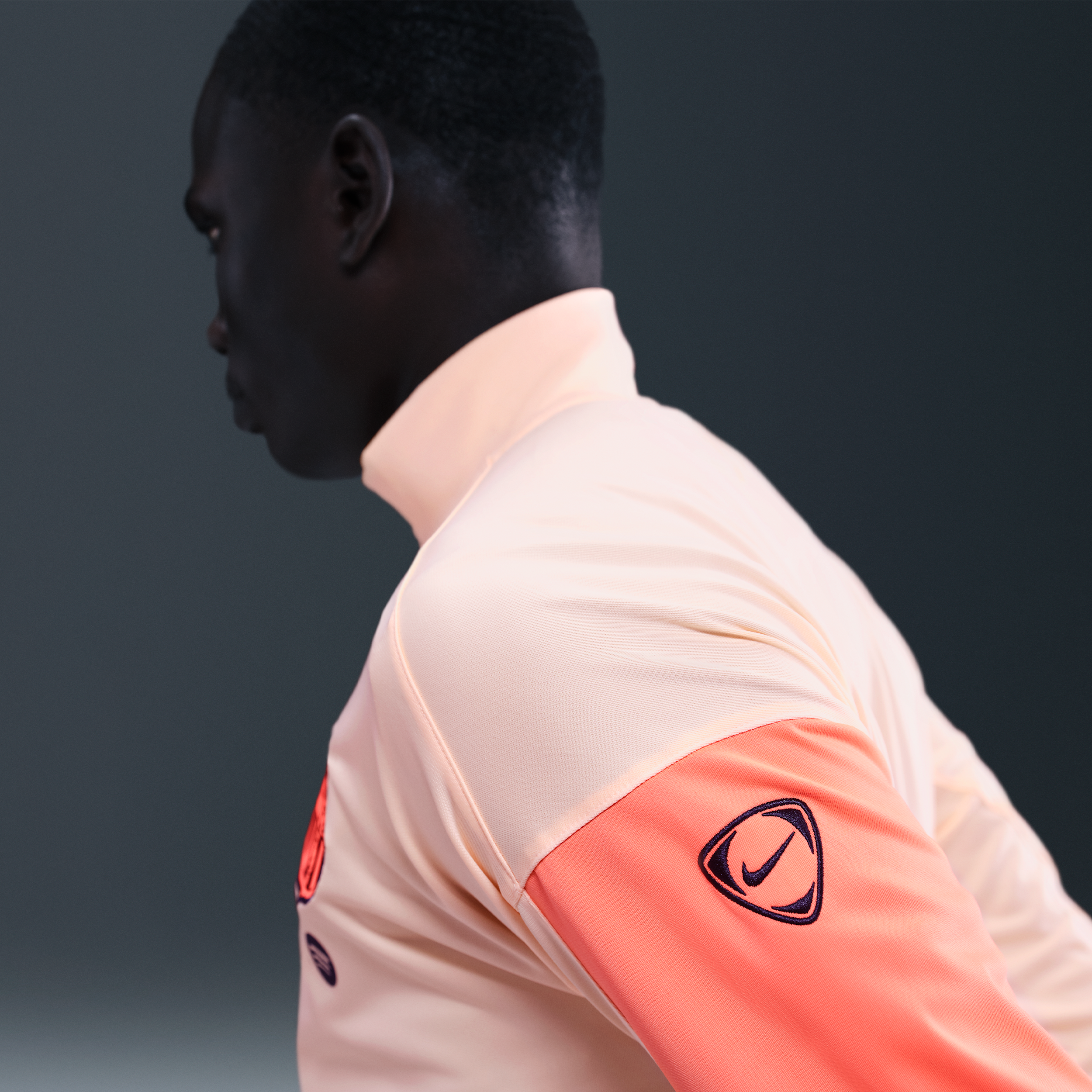 Thumbnail - FC Barcelona Strike Third Nike Dri-FIT Total 90 Fußball-Trainingsanzug aus Strickmaterial (Herren) - Orange