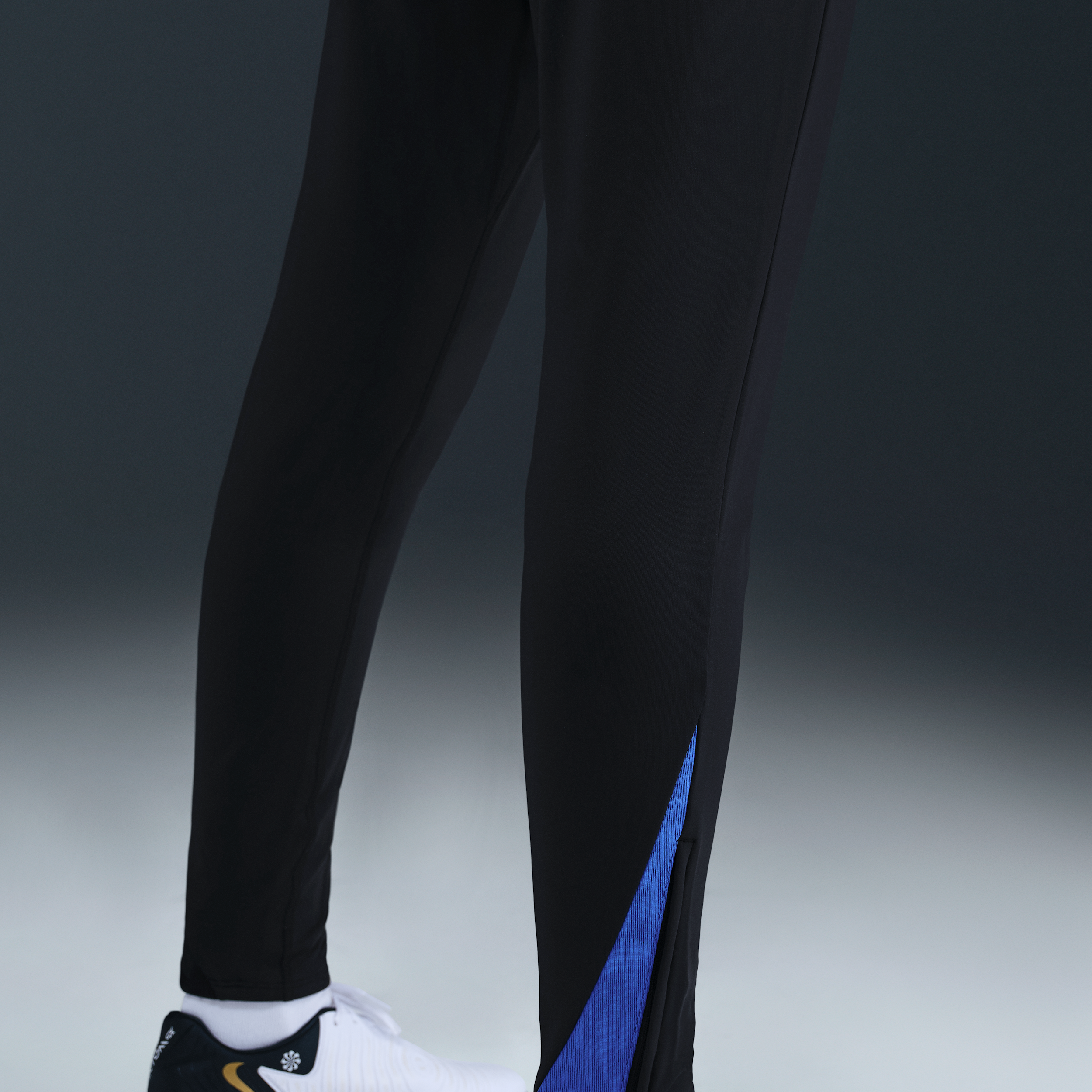 Thumbnail - Paris Saint-Germain Strike Third Nike Dri-FIT Total 90 Fußballhose aus Strickmaterial (Damen) - Schwarz
