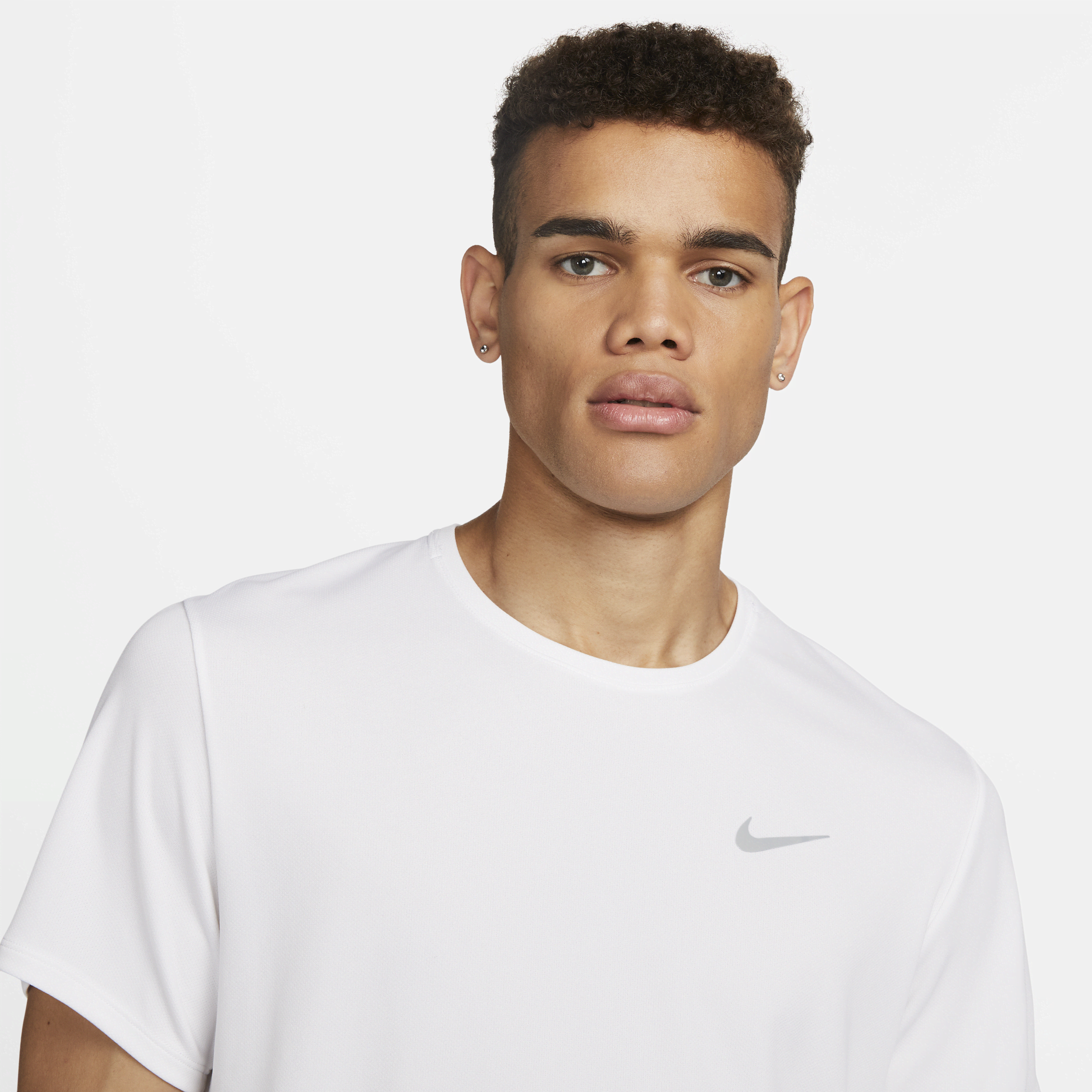 Haut de running à manches courtes Dri-FIT UV Nike Miler pour homme - Blanc