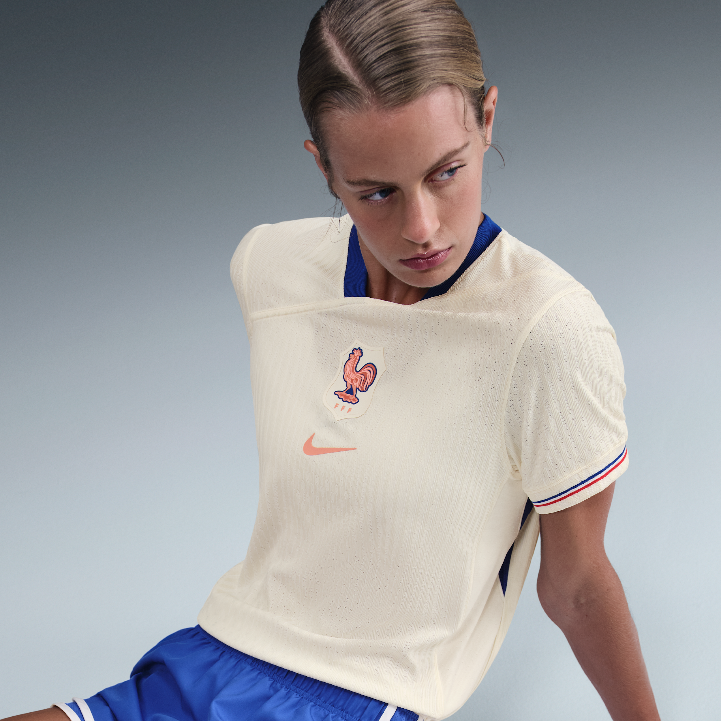 Thumbnail - FFF 2025 Match Away (Frauenteam) Nike Authentic Dri-FIT ADV Fußballtrikot (Damen) - Braun