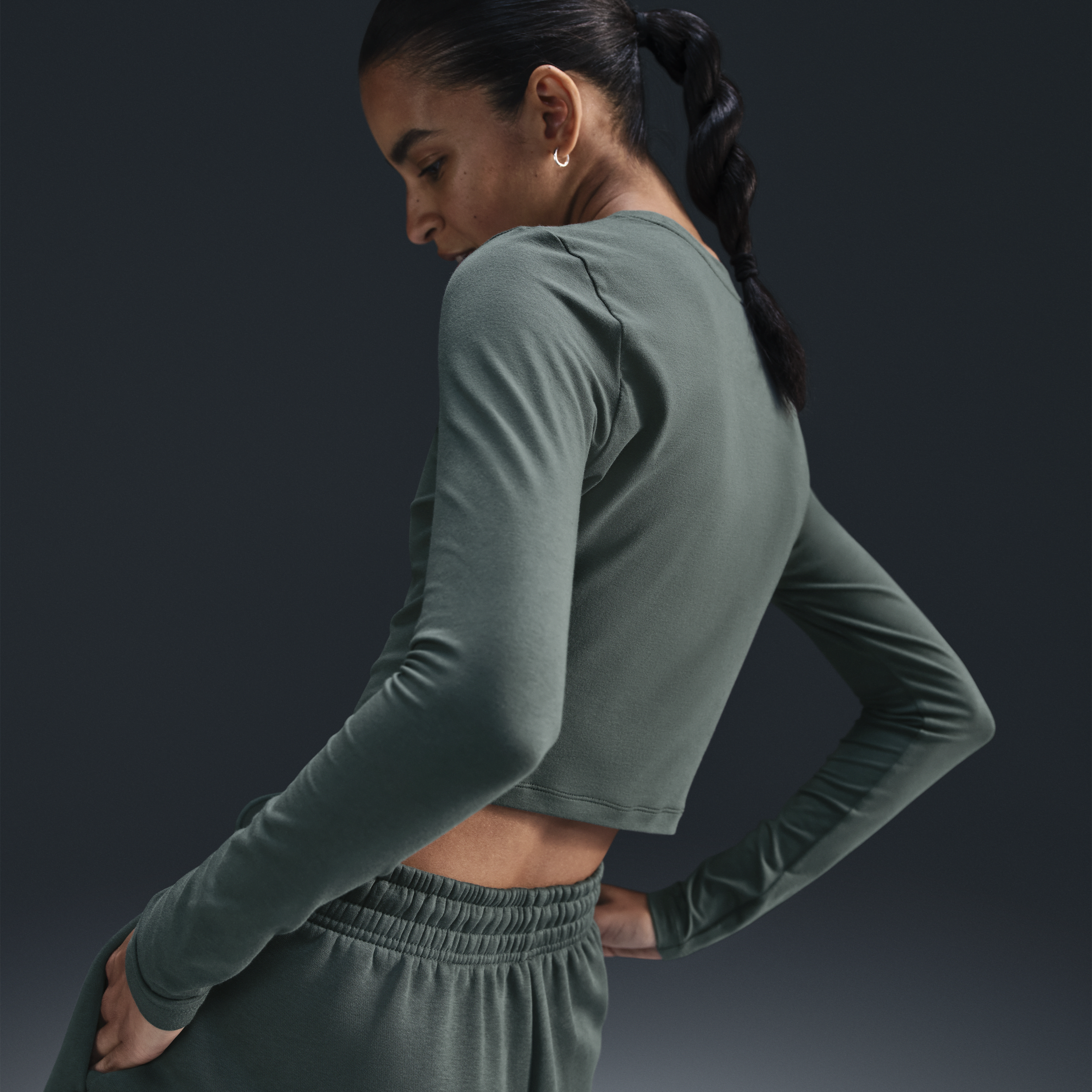 Crop top ajusté à manches longues Nike Sportswear Chill Knit pour femme - Vert