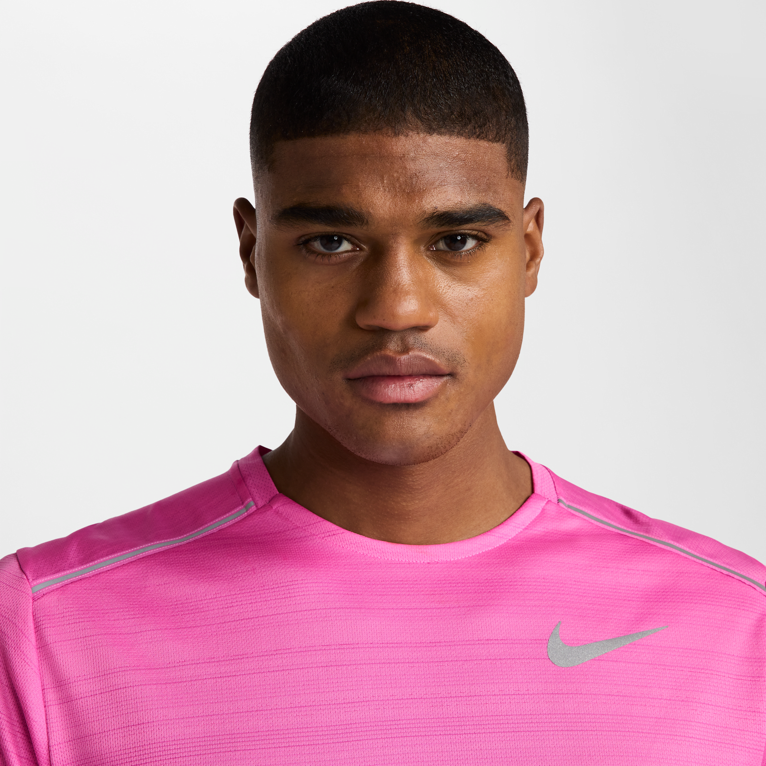 Haut de running à manches courtes Nike Miler pour Homme - Rose