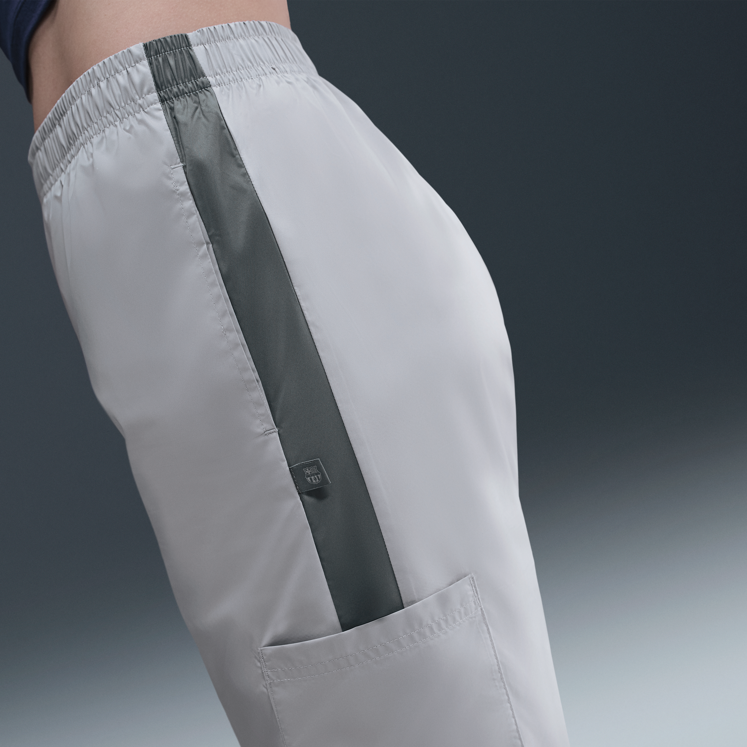 Thumbnail - FC Barcelona Essential Repel Nike Football-Jogger aus Webmaterial mit mittelhohem Bund für Damen - Grau